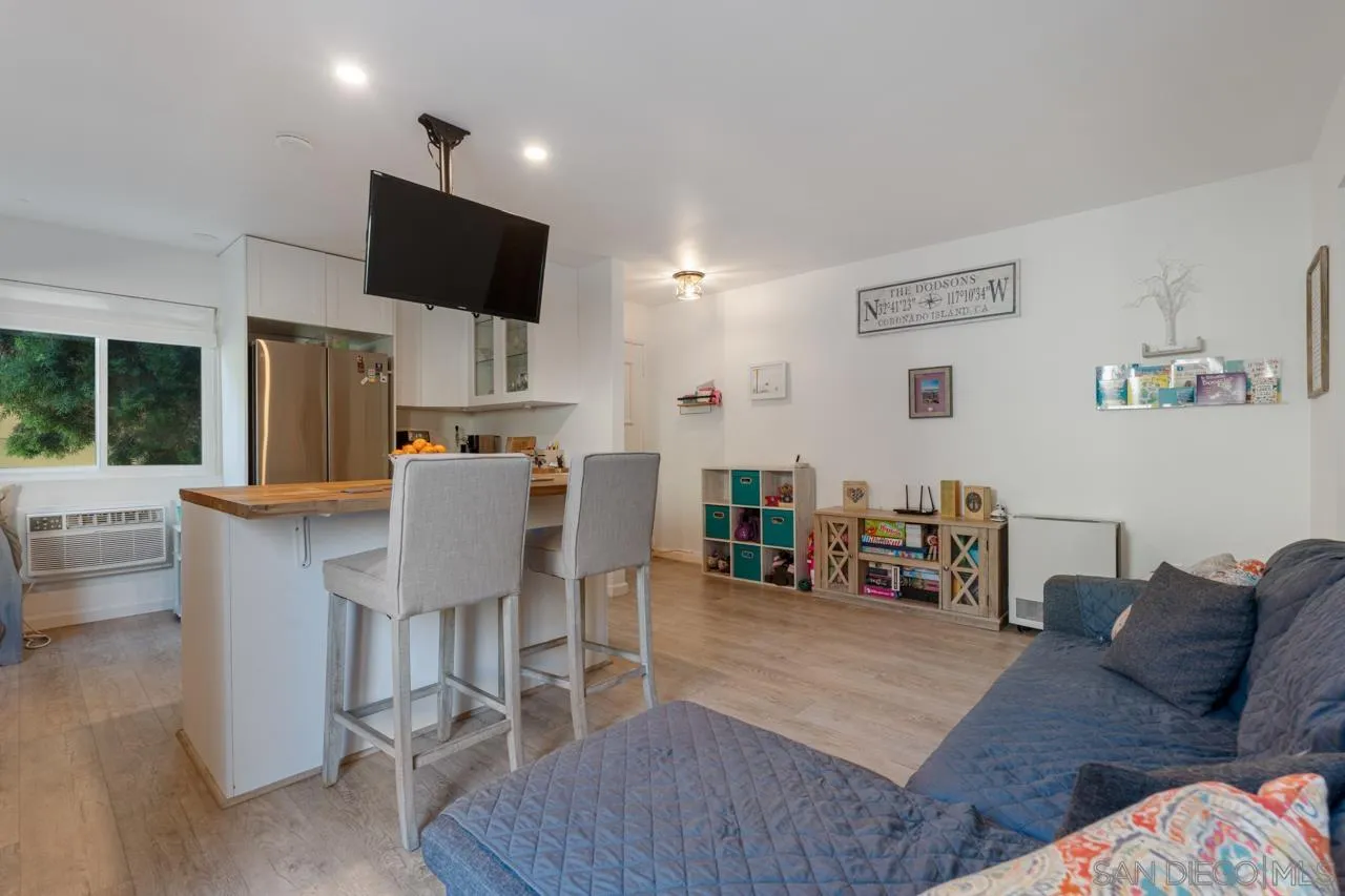 https://cdn.realtyfeed.com/cdn/127/250041007/3c788e0bb2c34fb9b78619d8e8700541.webp