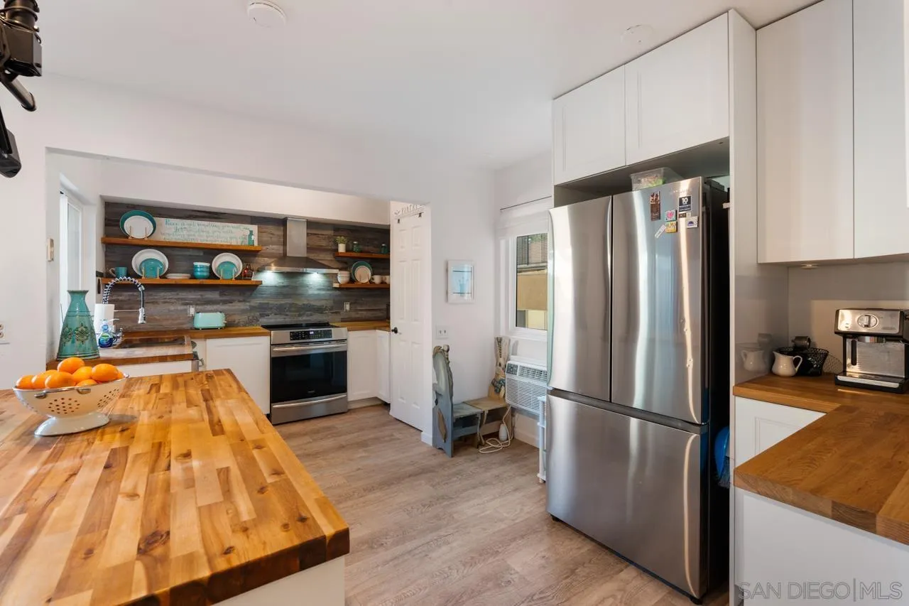 https://cdn.realtyfeed.com/cdn/127/250041007/bf867f63e274cfa40e29b07a5f60ad6a.webp