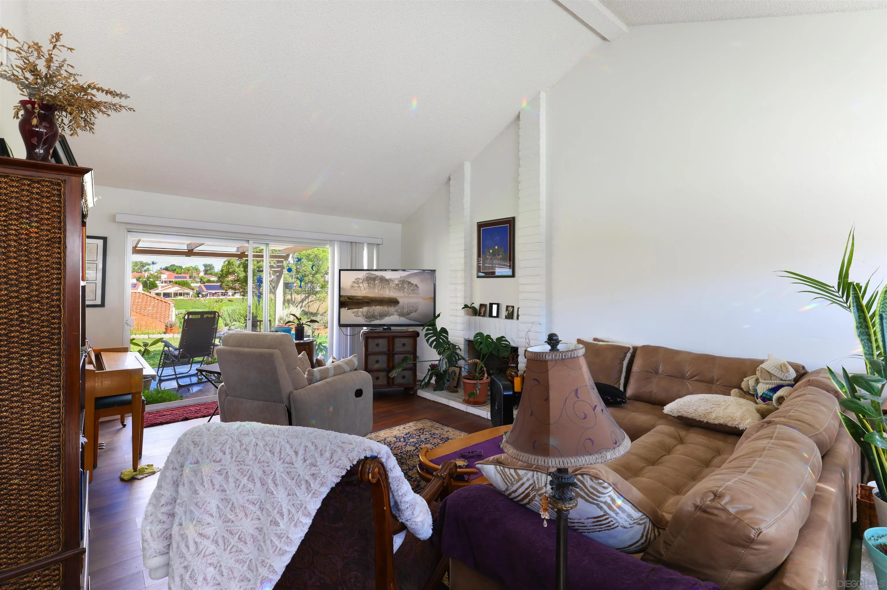 https://cdn.realtyfeed.com/cdn/127/250041009/79e3308b78ba6b5bb8c705bf2a47a46c.webp