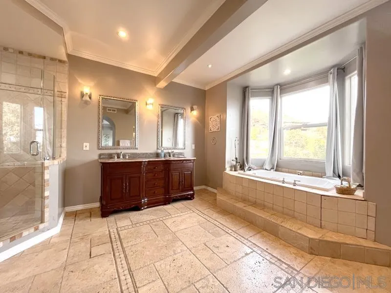 https://cdn.realtyfeed.com/cdn/127/250041011/19324b9027d21d8c706f7b7f66efa0e2.webp