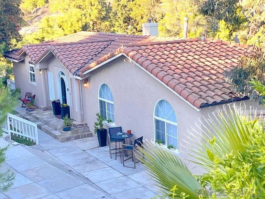 https://cdn.realtyfeed.com/cdn/127/250041011/919a38858b1c7e58c91a307fce35b66a.webp