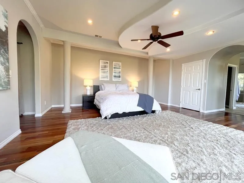https://cdn.realtyfeed.com/cdn/127/250041011/c1909fa2ce91e17cc87b667ad97dede5.webp