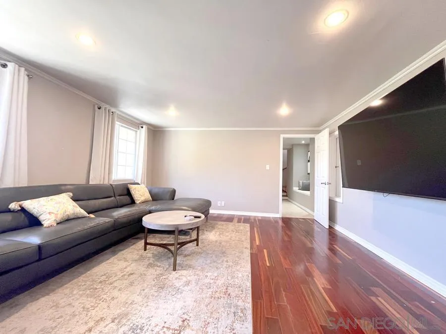https://cdn.realtyfeed.com/cdn/127/250041011/cc2734ff7f6d46268508a67d494767f0.webp