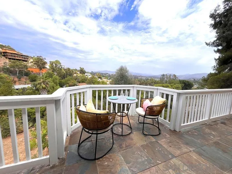 https://cdn.realtyfeed.com/cdn/127/250041011/dc10978e32be7a3587d429e8172ad7d1.webp