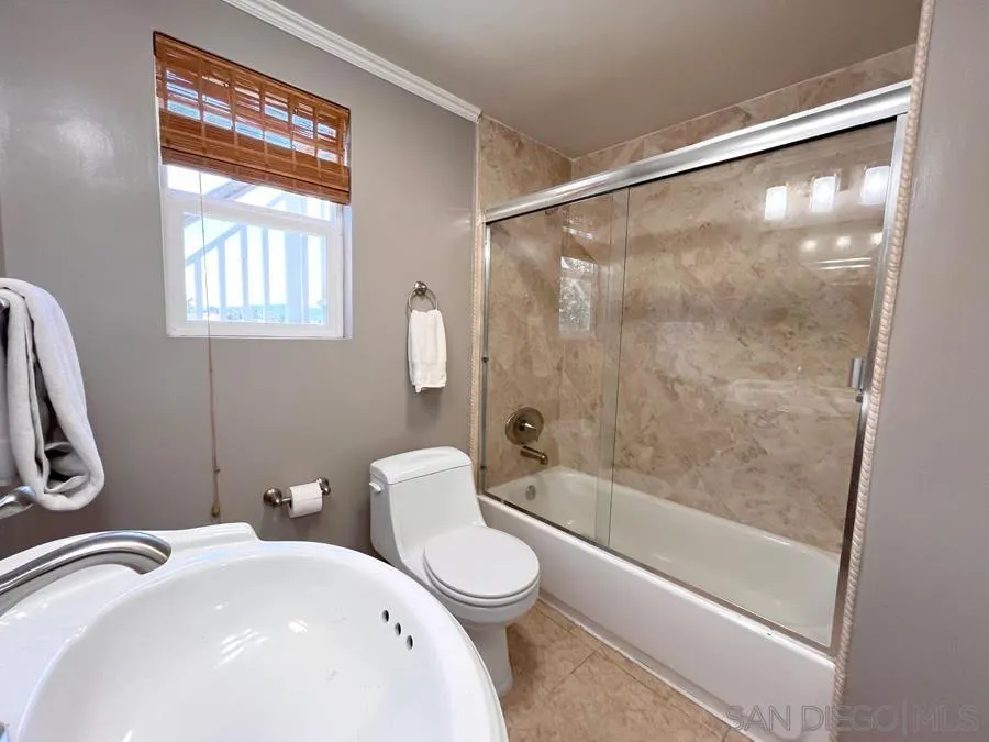 https://cdn.realtyfeed.com/cdn/127/250041011/f464758e625cd64e1cb8712d02e51ed6.webp