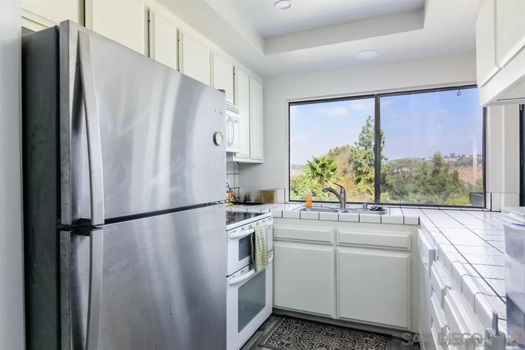 https://cdn.realtyfeed.com/cdn/127/250041016/c8ea29990e5d427b7e98319f8f40f26f.webp