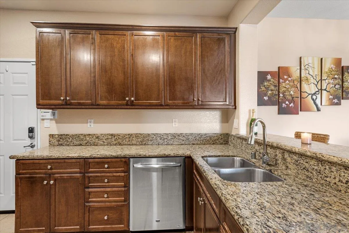 Photo #2: 250041020 Listing 