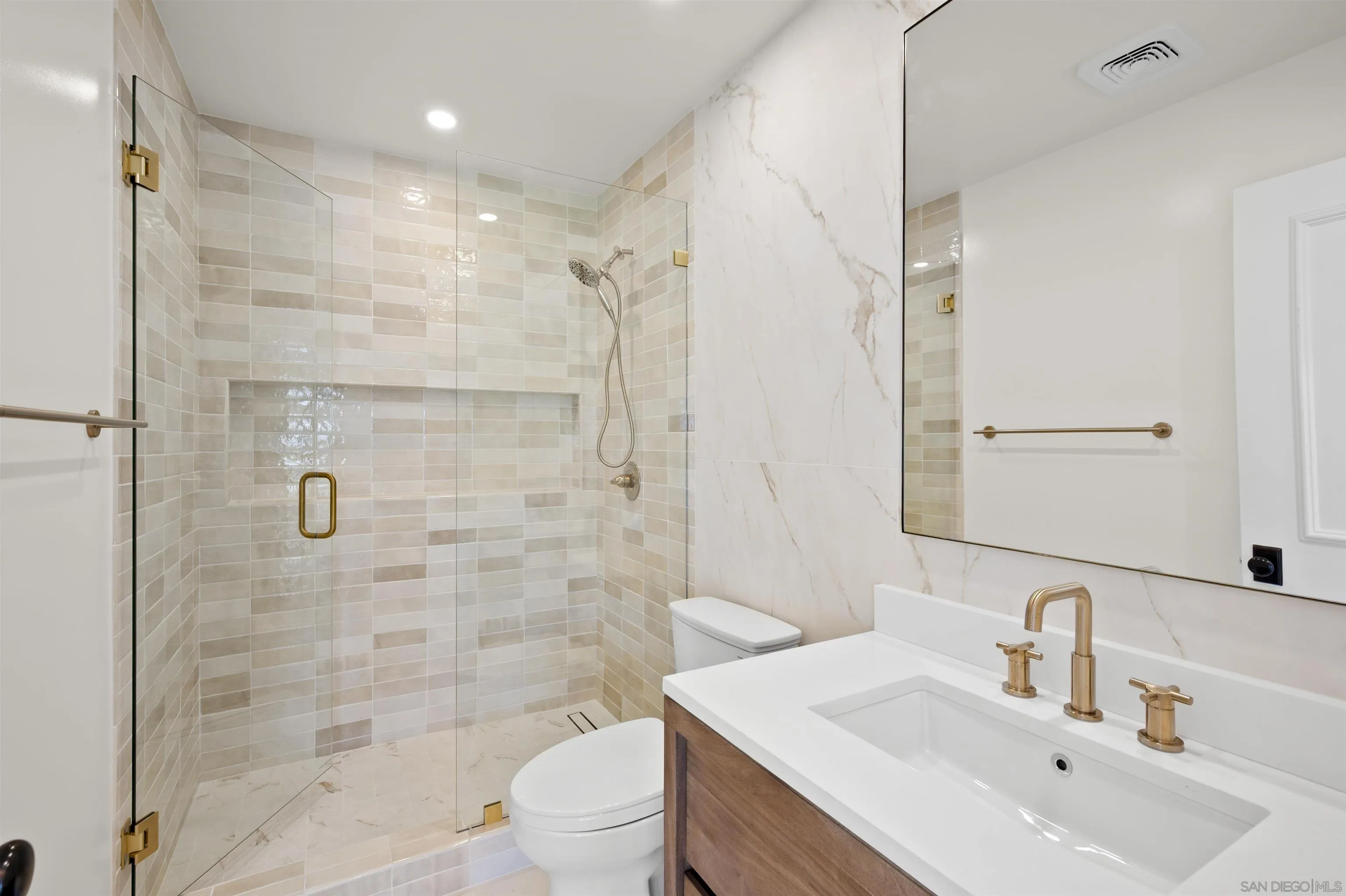 https://cdn.realtyfeed.com/cdn/127/250041023/2e4bf578e7a63debc327804a5d7c6ace.webp