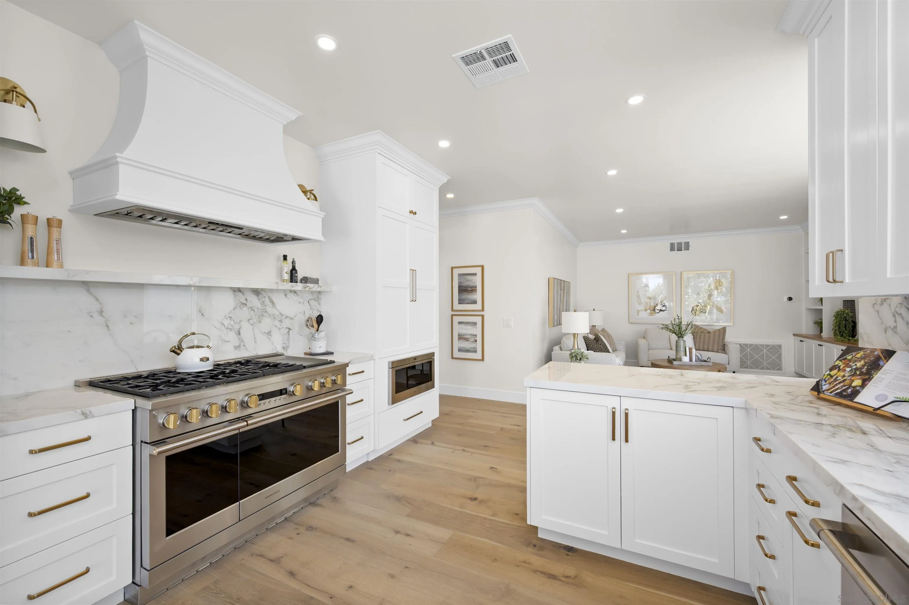 https://cdn.realtyfeed.com/cdn/127/250041023/59073d56ca1d80366ce8a3abd7b1f7e4.webp