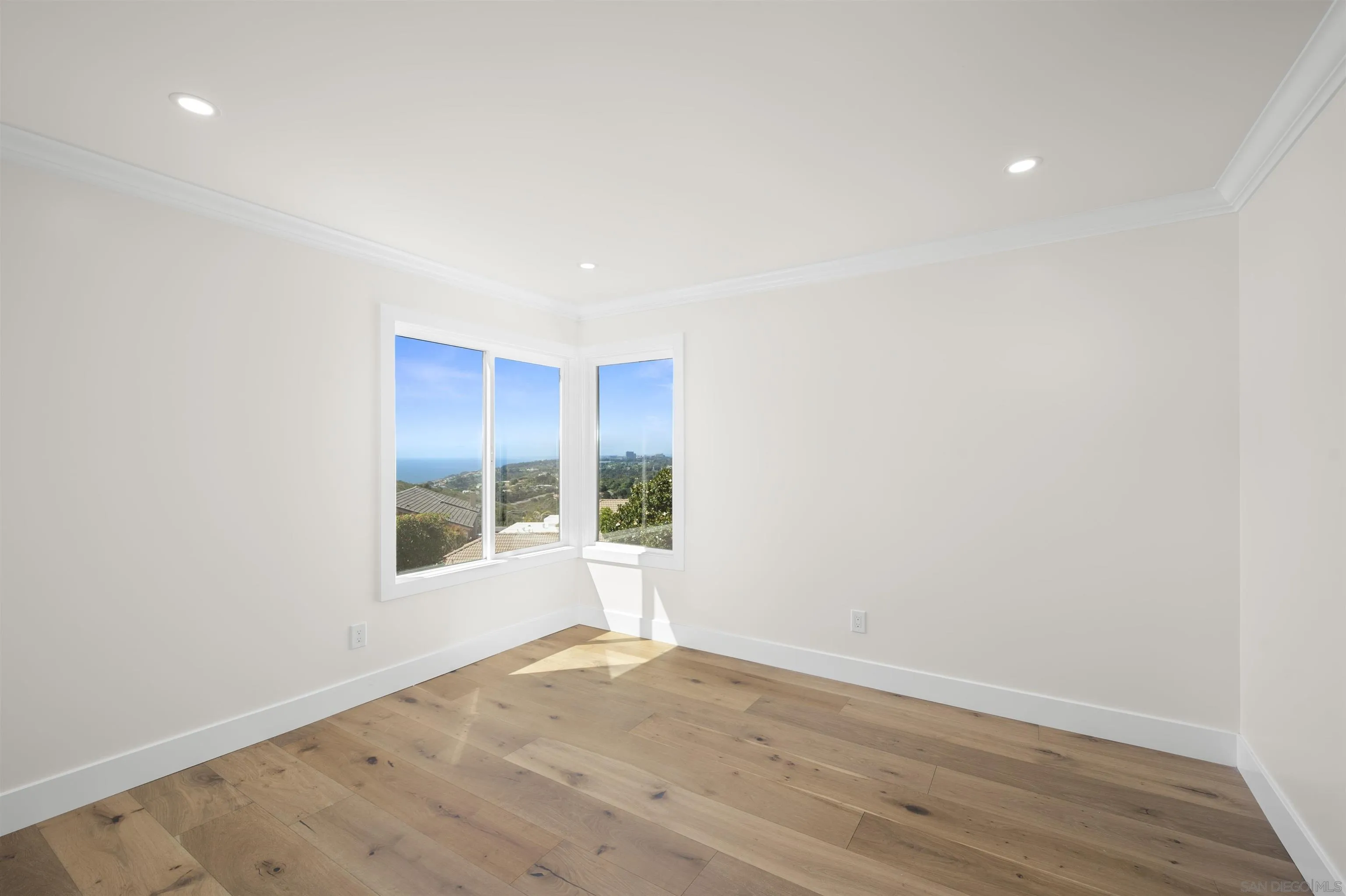 https://cdn.realtyfeed.com/cdn/127/250041023/85144e25837573eb93c1b40c1ae45b22.webp