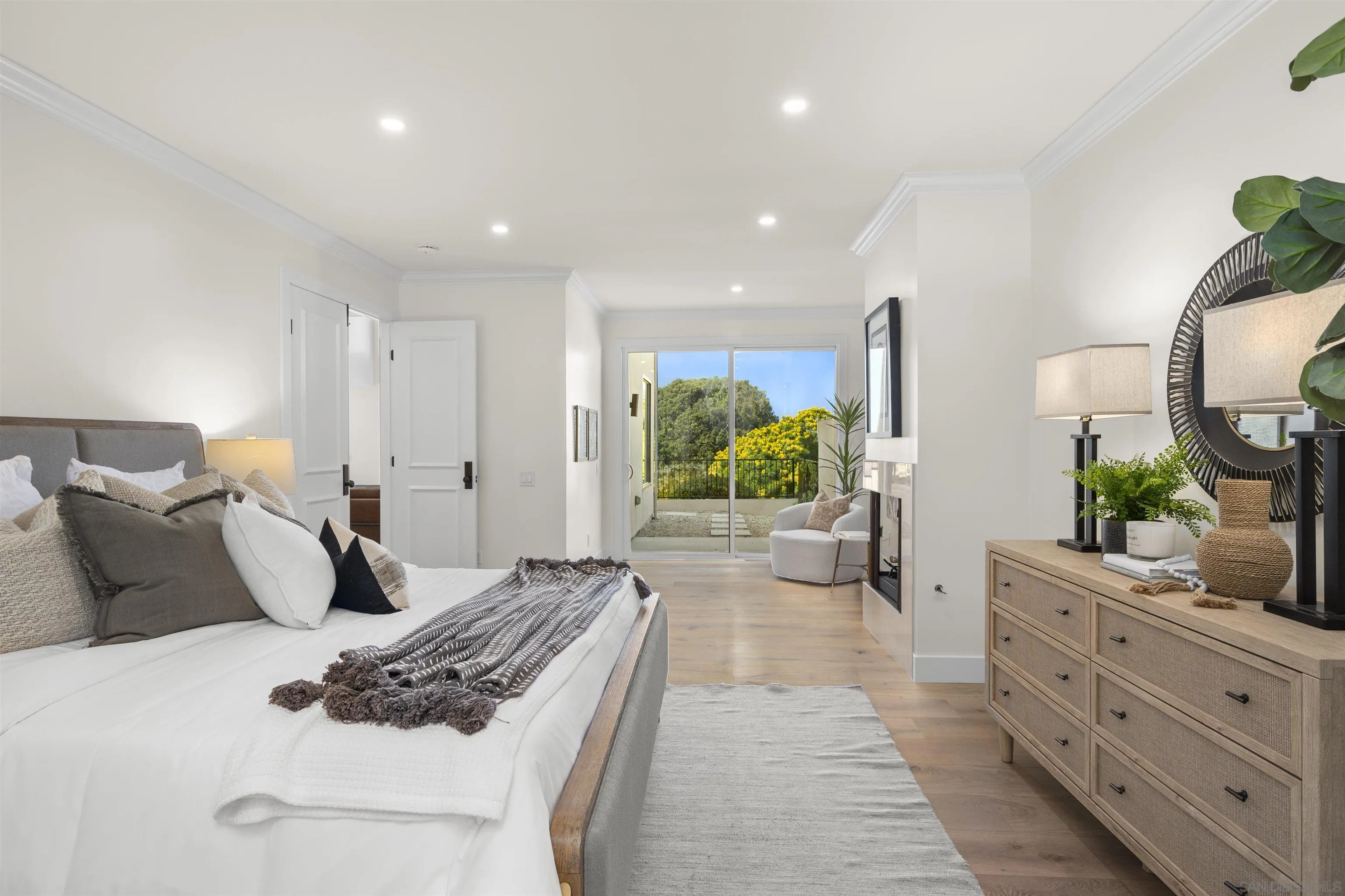https://cdn.realtyfeed.com/cdn/127/250041023/8f61ac2052753e6d87c6400f4ea1d1da.webp