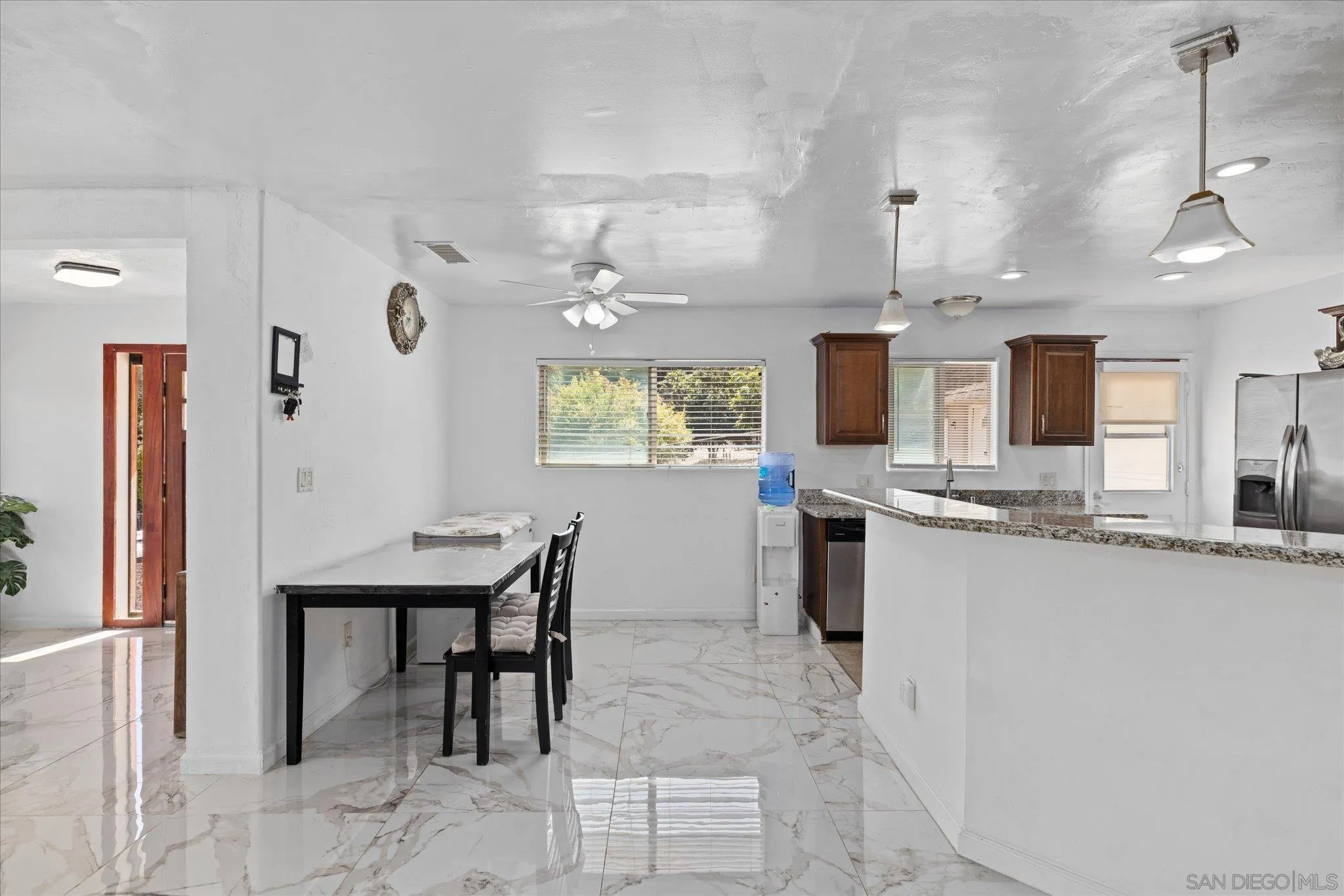 https://cdn.realtyfeed.com/cdn/127/250041024/2197aa570dacb57c9f54d0f061c0bd23.webp