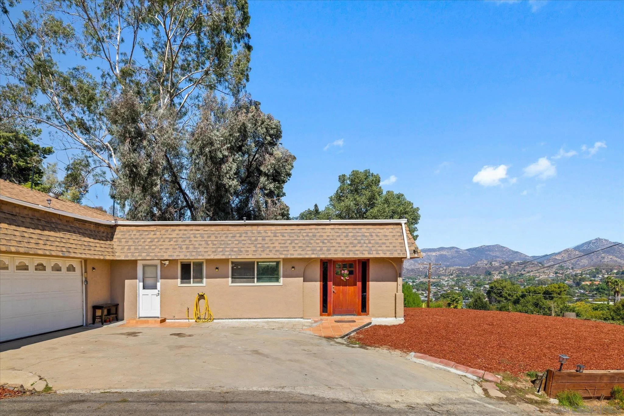 https://cdn.realtyfeed.com/cdn/127/250041024/48bd3f869dfbae48c216d2eb7bc9d8f1.webp