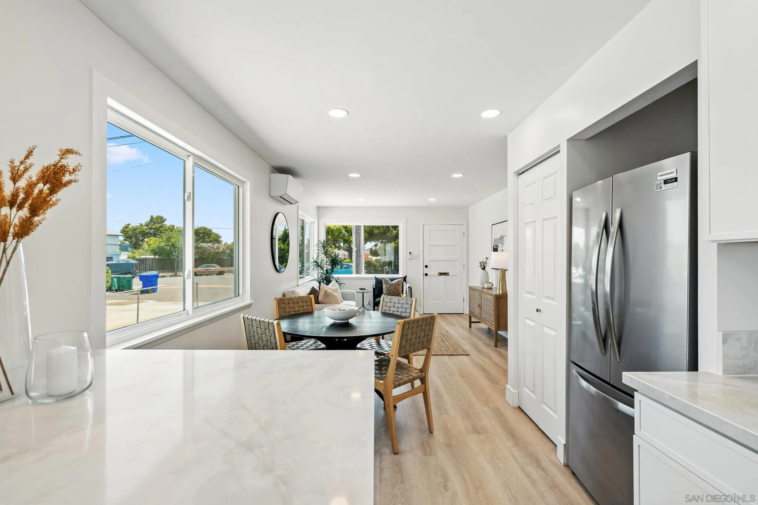 https://cdn.realtyfeed.com/cdn/127/250041025/b3e2d27ec15f8be405d4a34592d4a635.webp