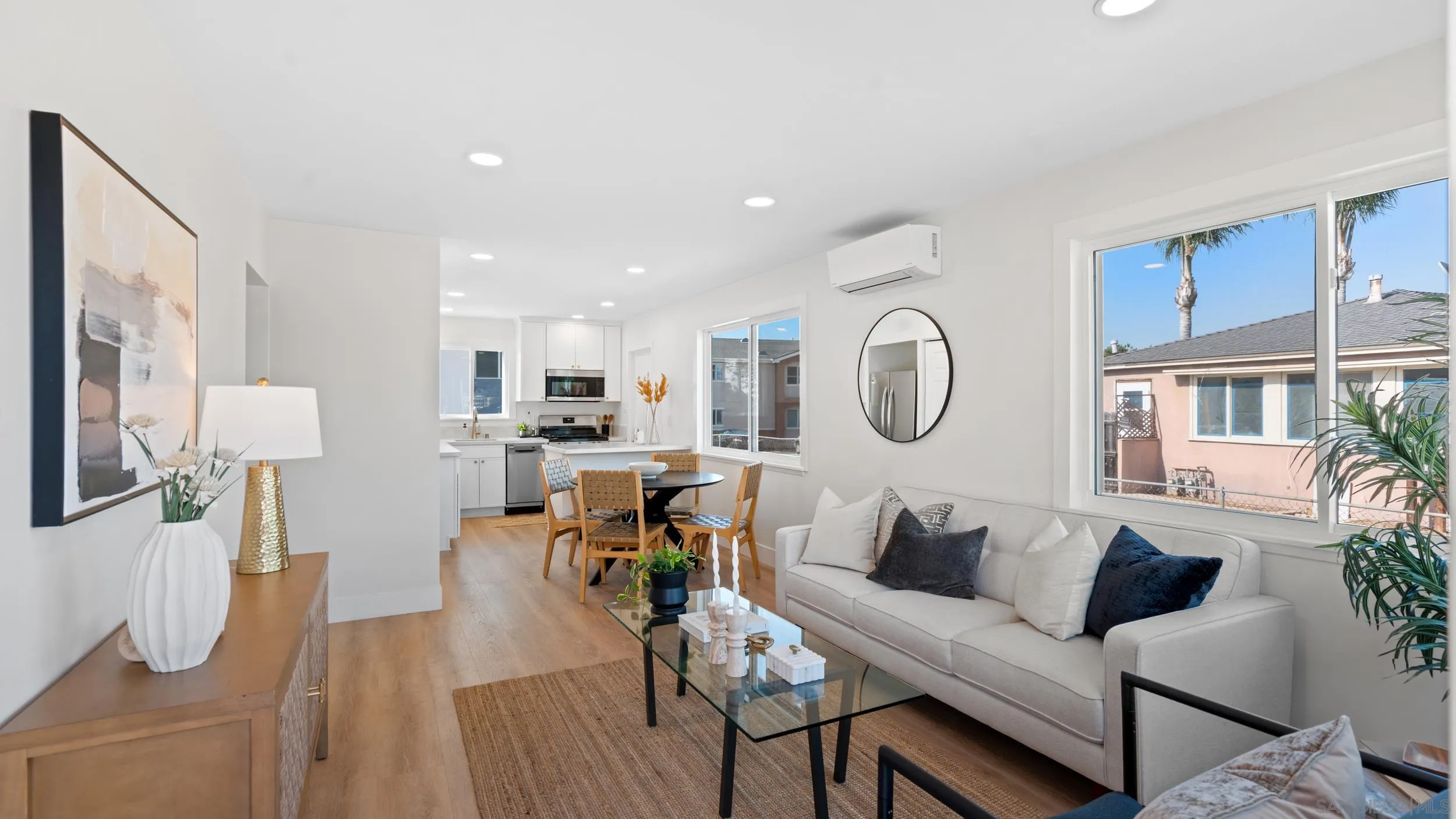 https://cdn.realtyfeed.com/cdn/127/250041025/e2699853745b424a98da3a76d0cf1d95.webp