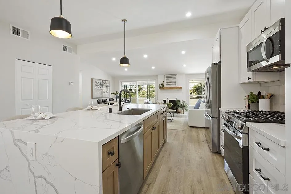https://cdn.realtyfeed.com/cdn/127/250041027/0e3f15c55dff51d60d03be45dc783cb7.webp