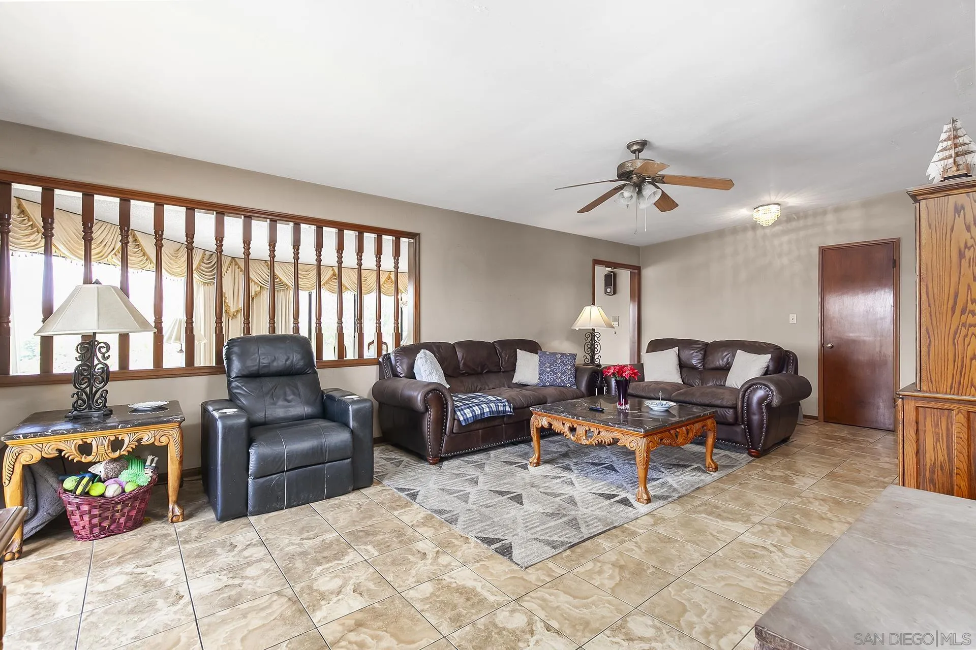 https://cdn.realtyfeed.com/cdn/127/250041030/0a5ed7c674723f8328f97230135b949a.webp