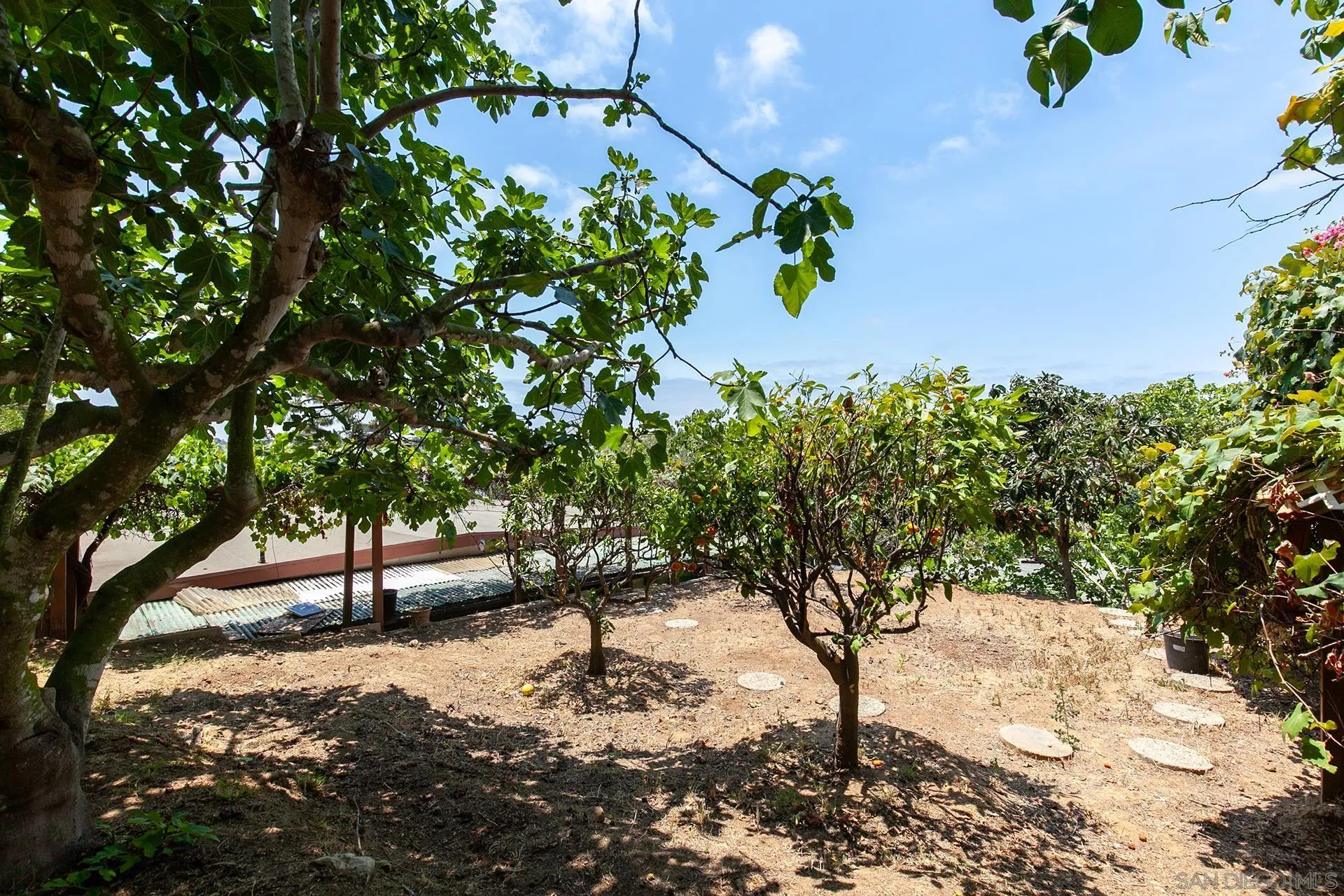 https://cdn.realtyfeed.com/cdn/127/250041030/29c7eadb7cd0245e4582c7ea3fd7b86d.webp