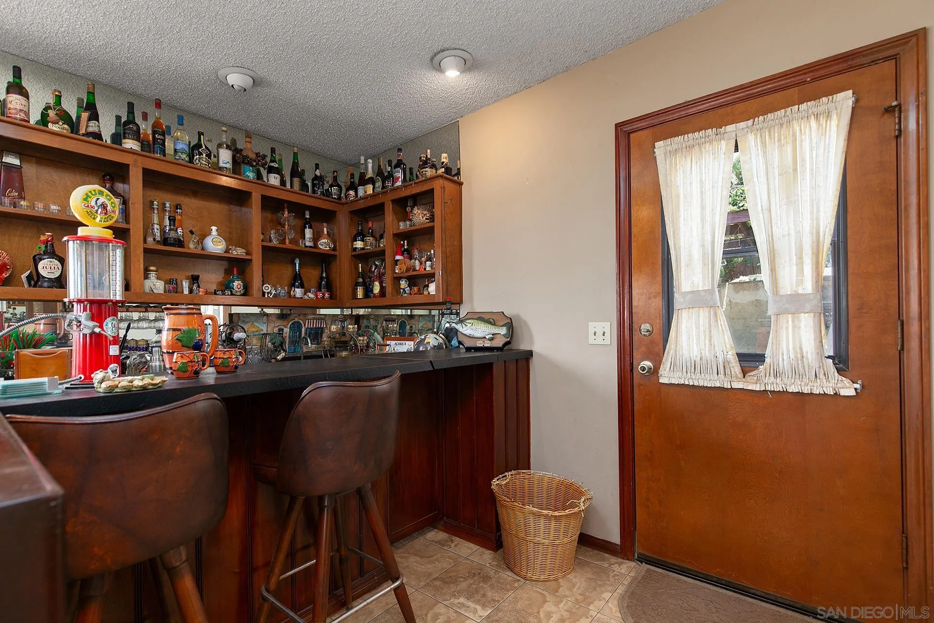 https://cdn.realtyfeed.com/cdn/127/250041030/2abe2b9974227d13e03a35d46b73444c.webp