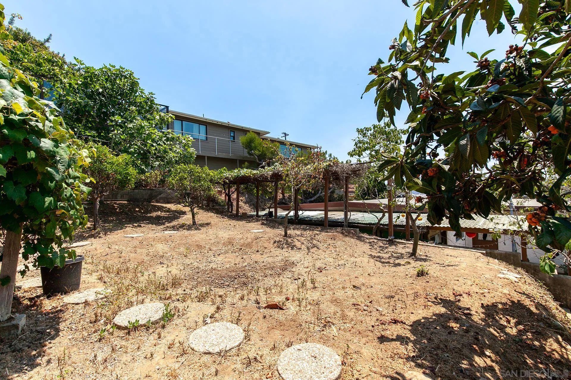 https://cdn.realtyfeed.com/cdn/127/250041030/815e6c57f1bb7c6d577af589d203977a.webp