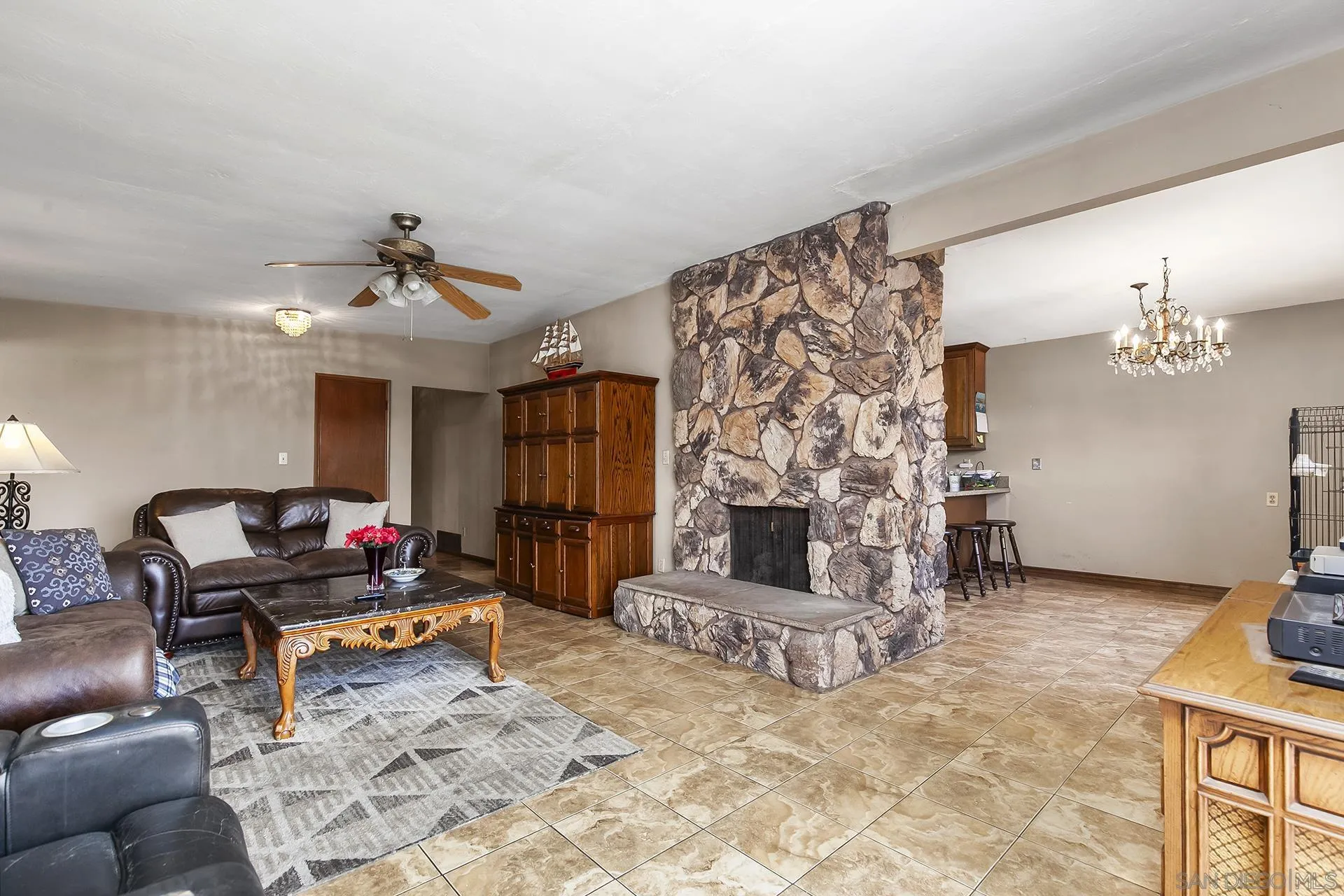 https://cdn.realtyfeed.com/cdn/127/250041030/81a02b71774d8fbe51693b1ac2bcffde.webp