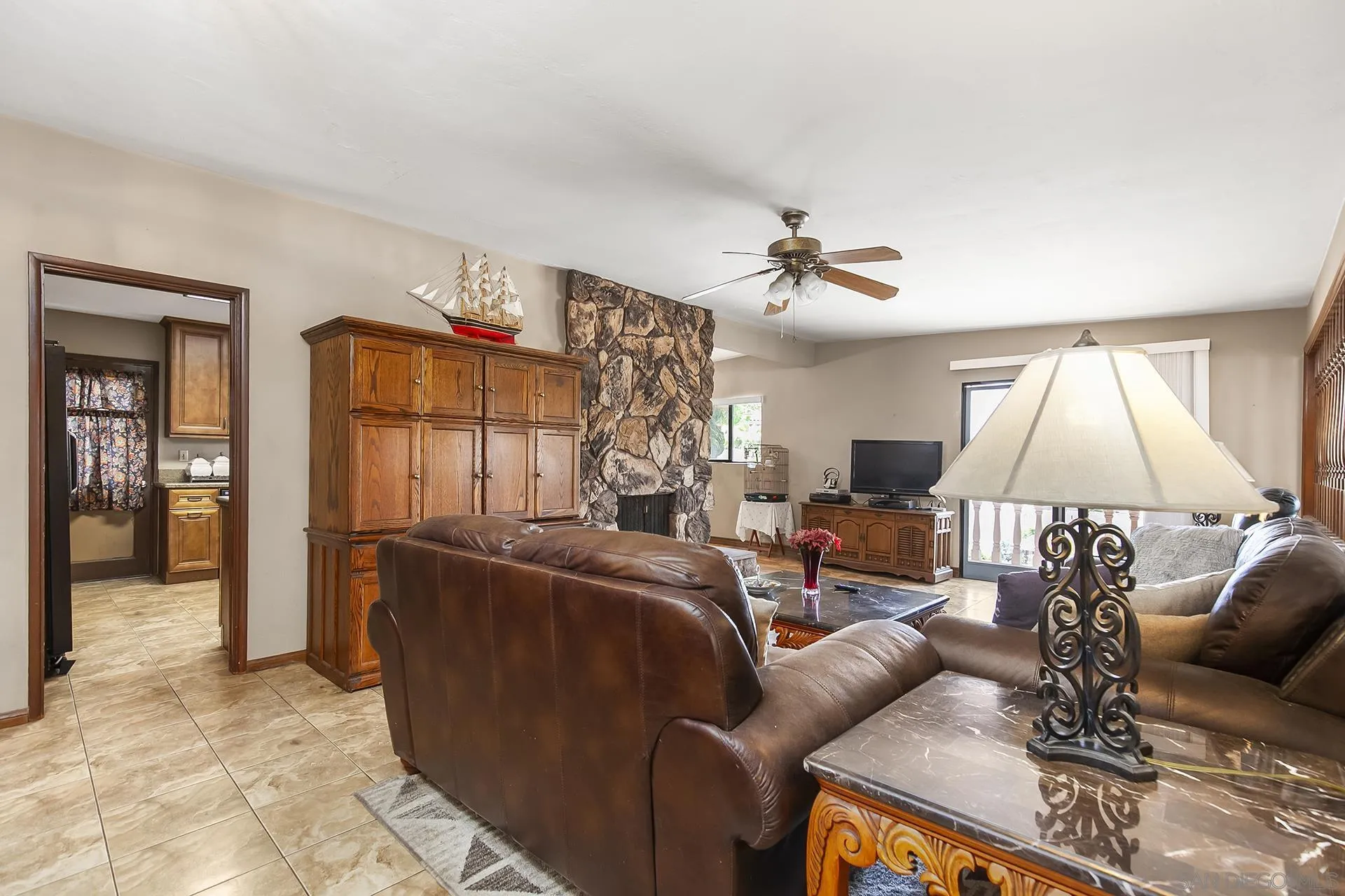 https://cdn.realtyfeed.com/cdn/127/250041030/8f4a1deb8107006e45d25f1affcf81ec.webp