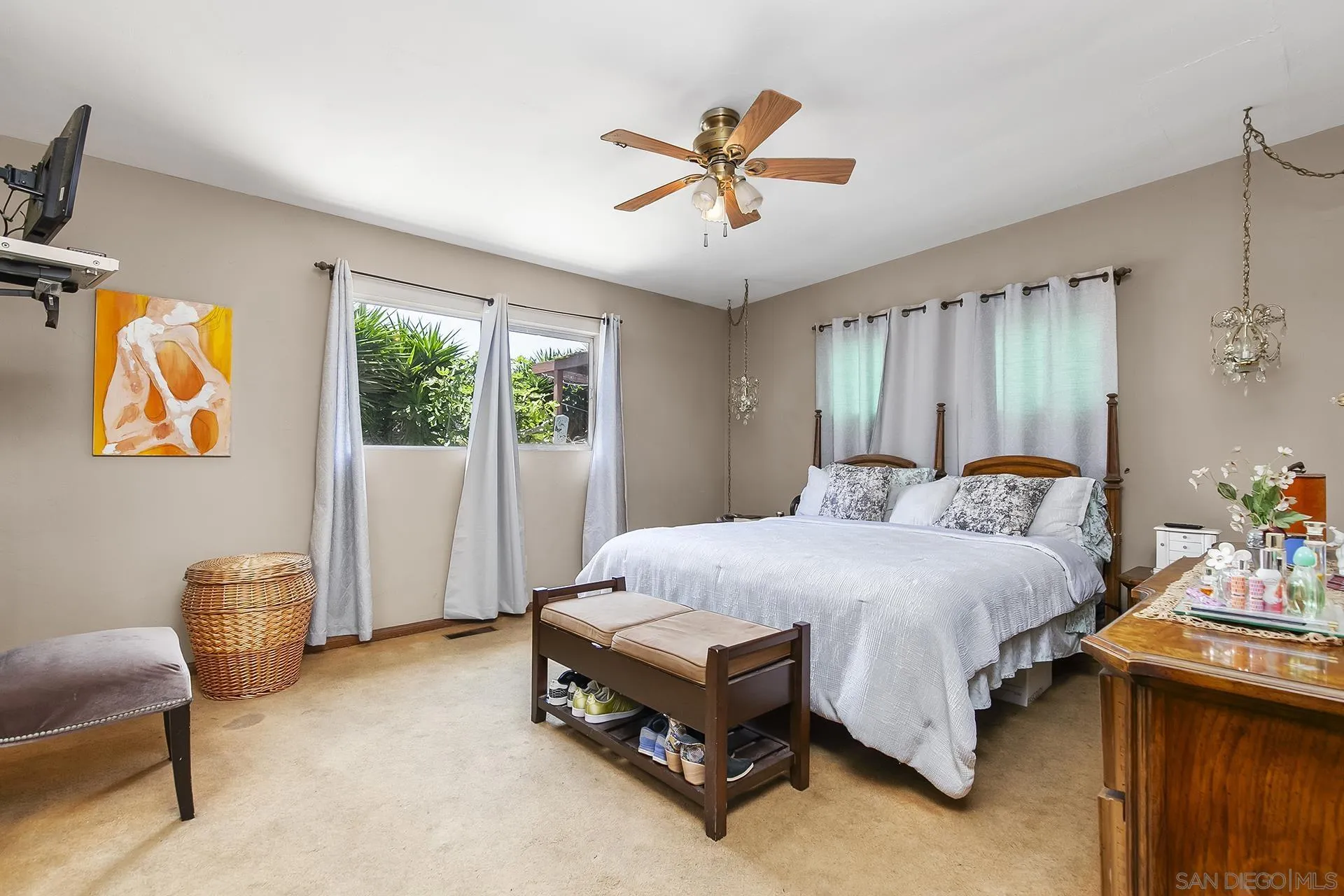 https://cdn.realtyfeed.com/cdn/127/250041030/aa9266e1c7b38412c10e55da3f16aeb3.webp