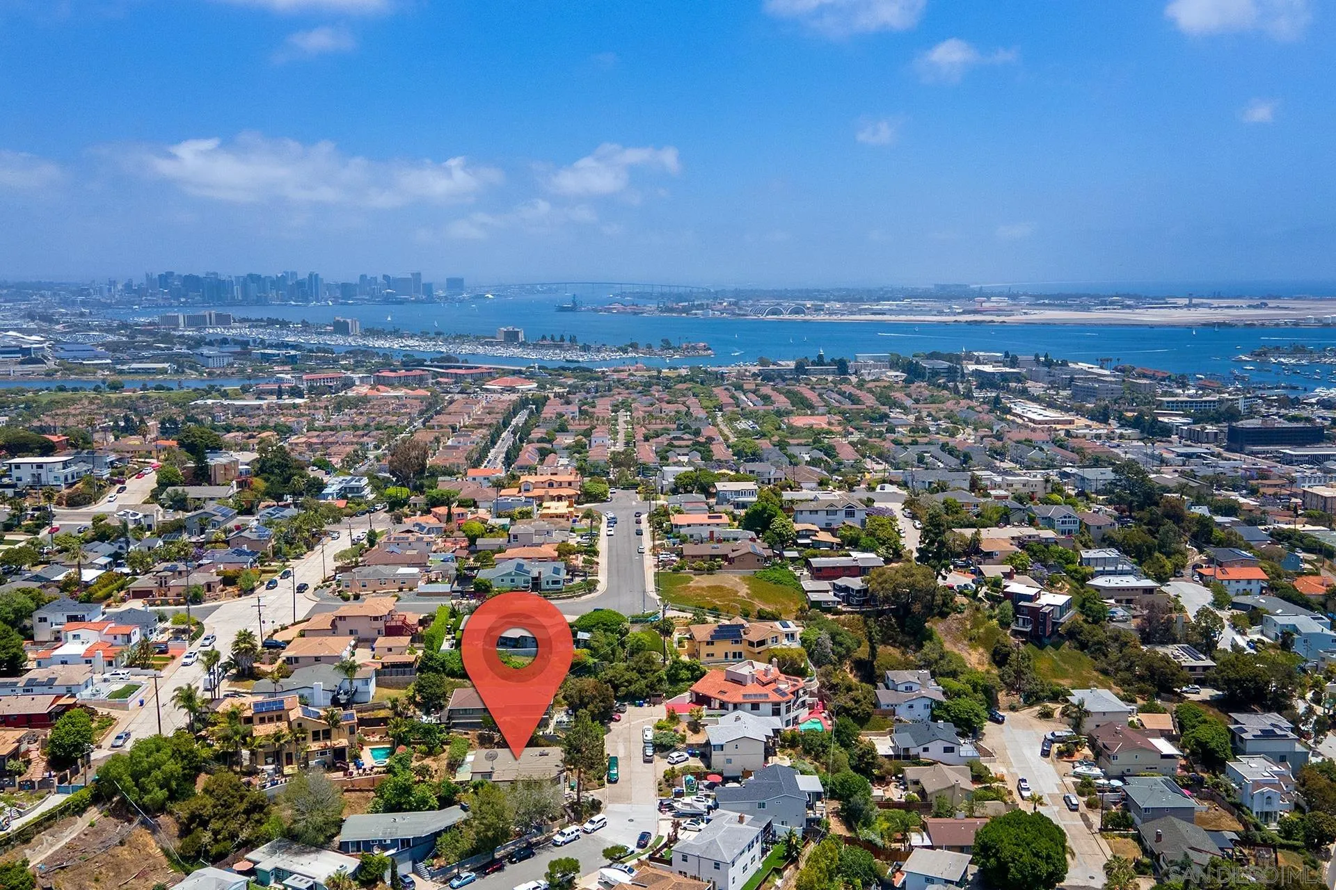 https://cdn.realtyfeed.com/cdn/127/250041030/c52a509716efbc4b060746ac8c5a398e.webp
