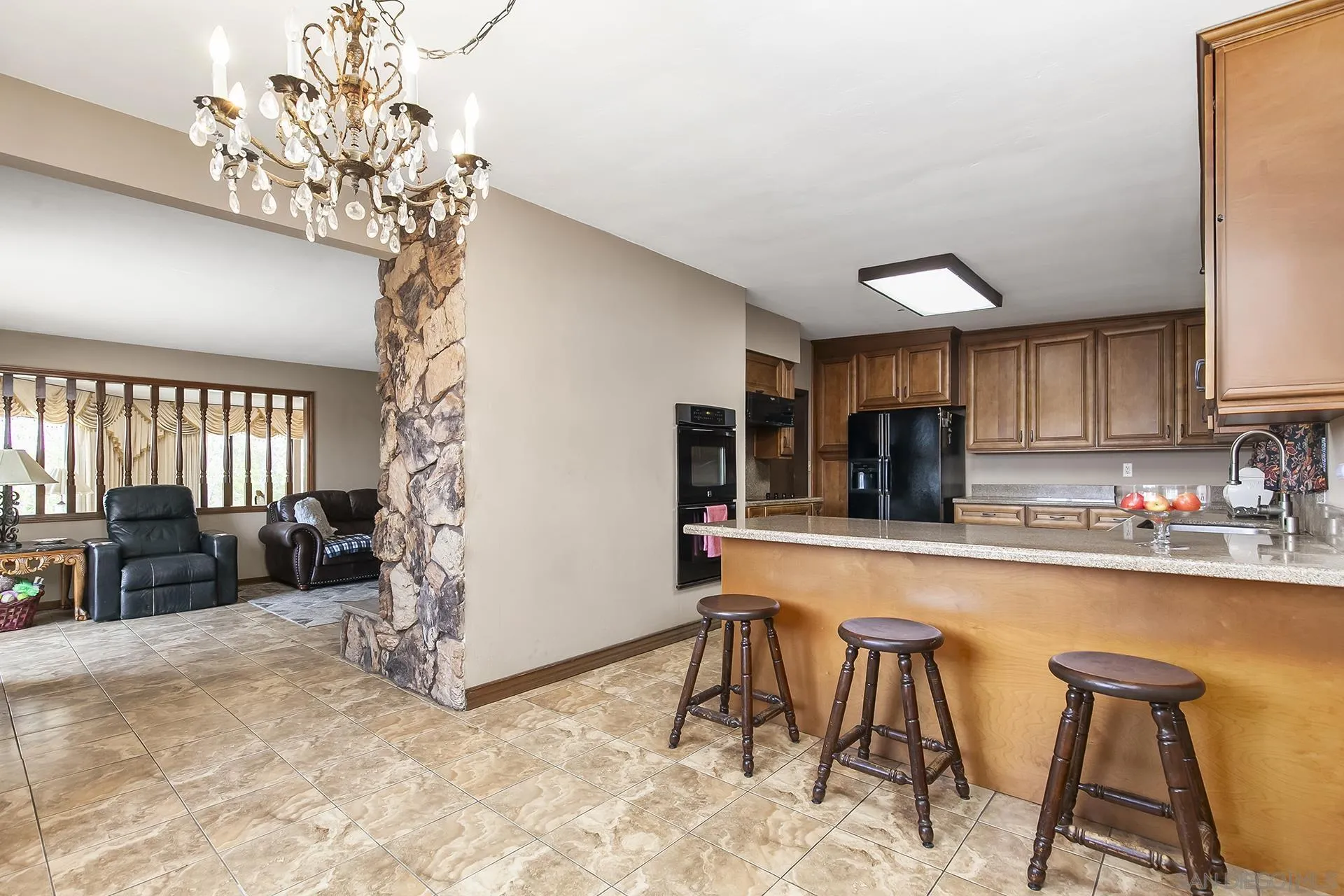 https://cdn.realtyfeed.com/cdn/127/250041030/c54e6b6f0803d5630a1b6d1a127cfa1c.webp
