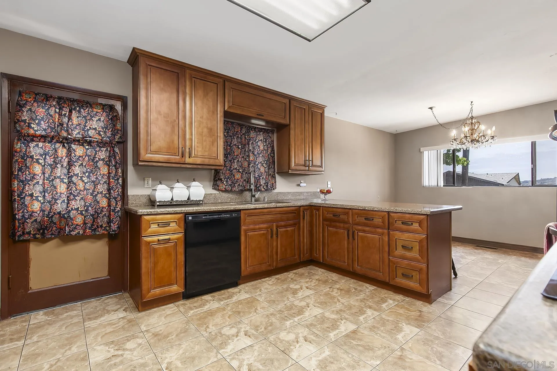 https://cdn.realtyfeed.com/cdn/127/250041030/c60ab4b2170dff1e4e2016b46e58ec8e.webp