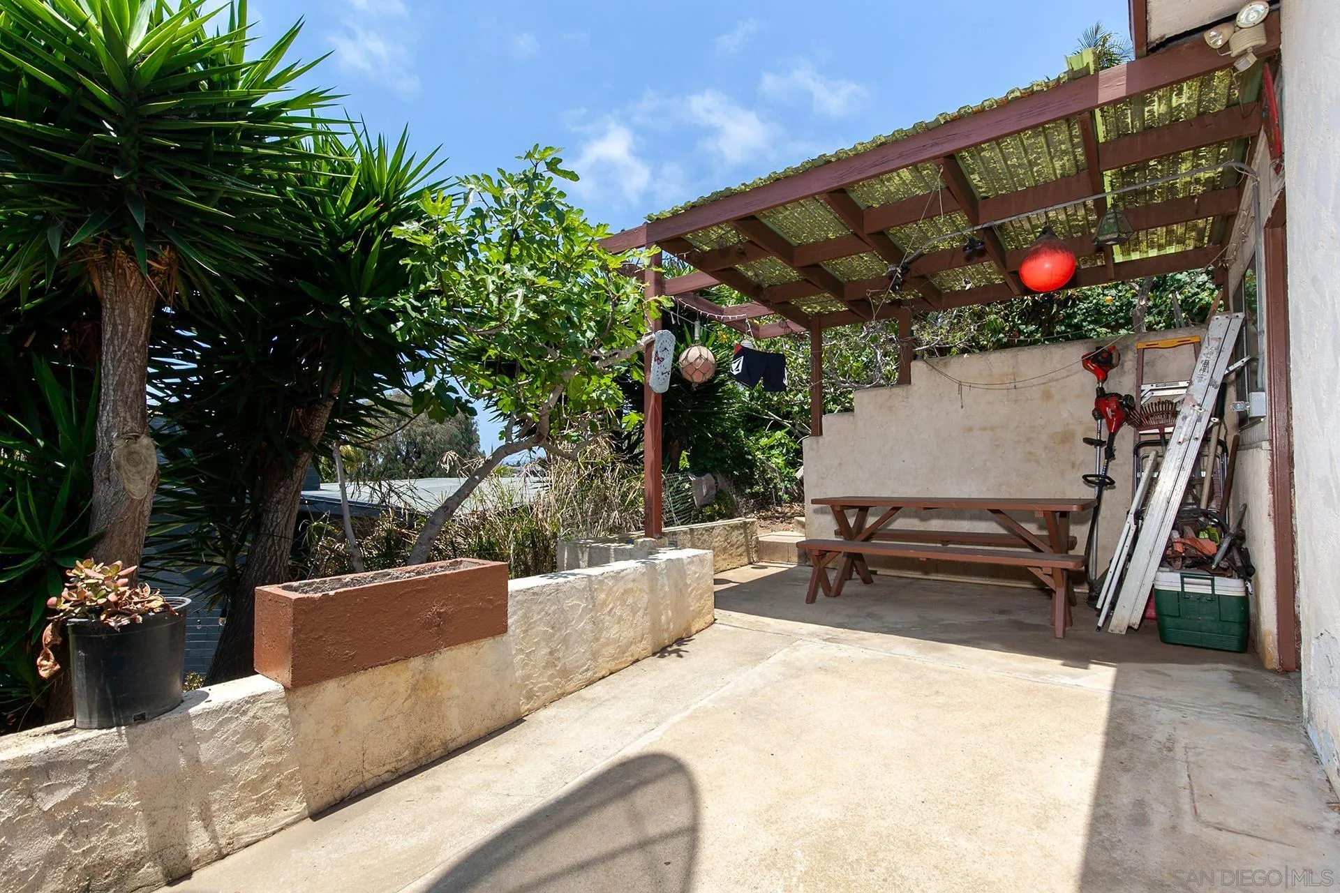 https://cdn.realtyfeed.com/cdn/127/250041030/c9baa6ec50766f44585646e4ebf9377c.webp