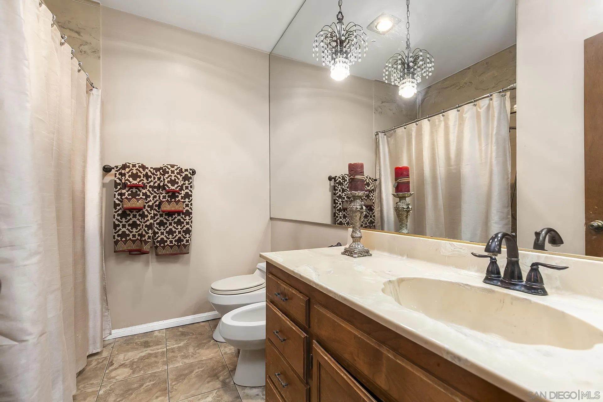 https://cdn.realtyfeed.com/cdn/127/250041030/cff6e3d3fb592568bbdc5e2ac9f072ba.webp