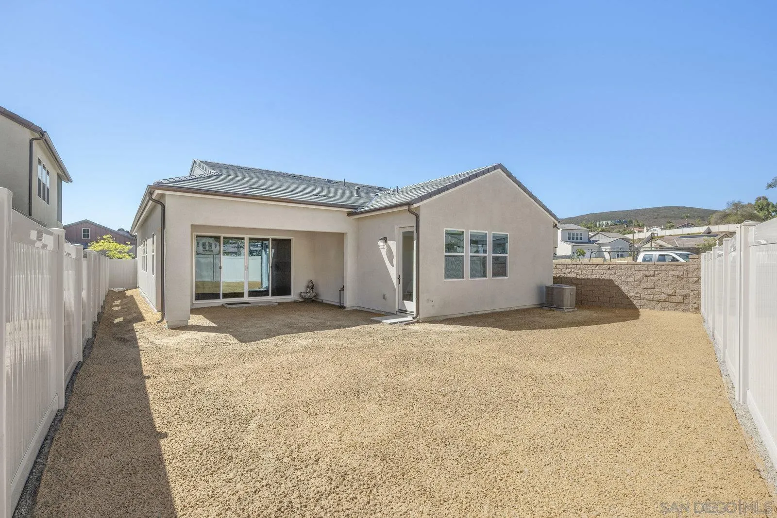https://cdn.realtyfeed.com/cdn/127/250041036/75db09fed452880f3c28a2232a584a46.webp