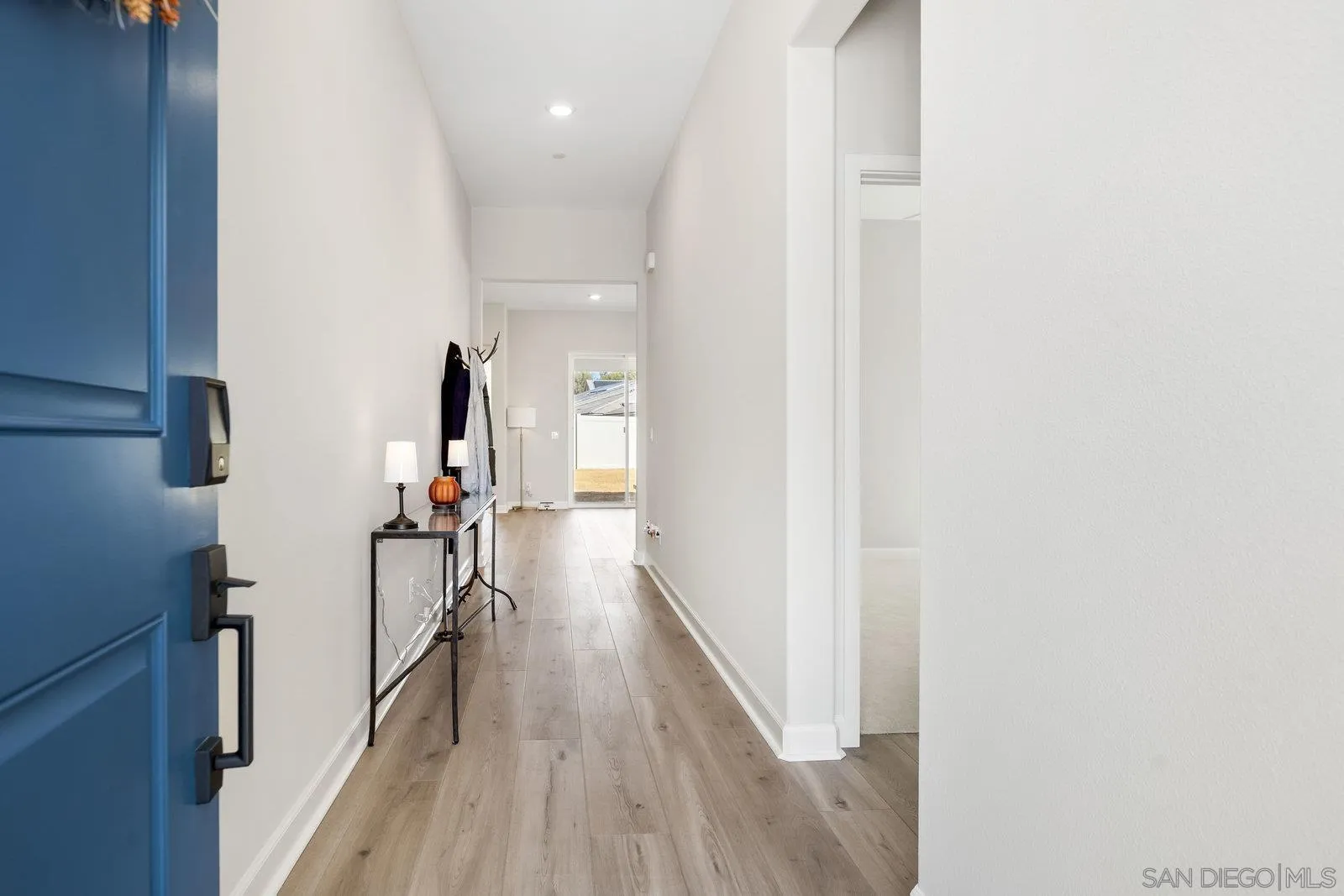 https://cdn.realtyfeed.com/cdn/127/250041036/c46b1bee9070f26bd49cdfe3f45ff16a.webp