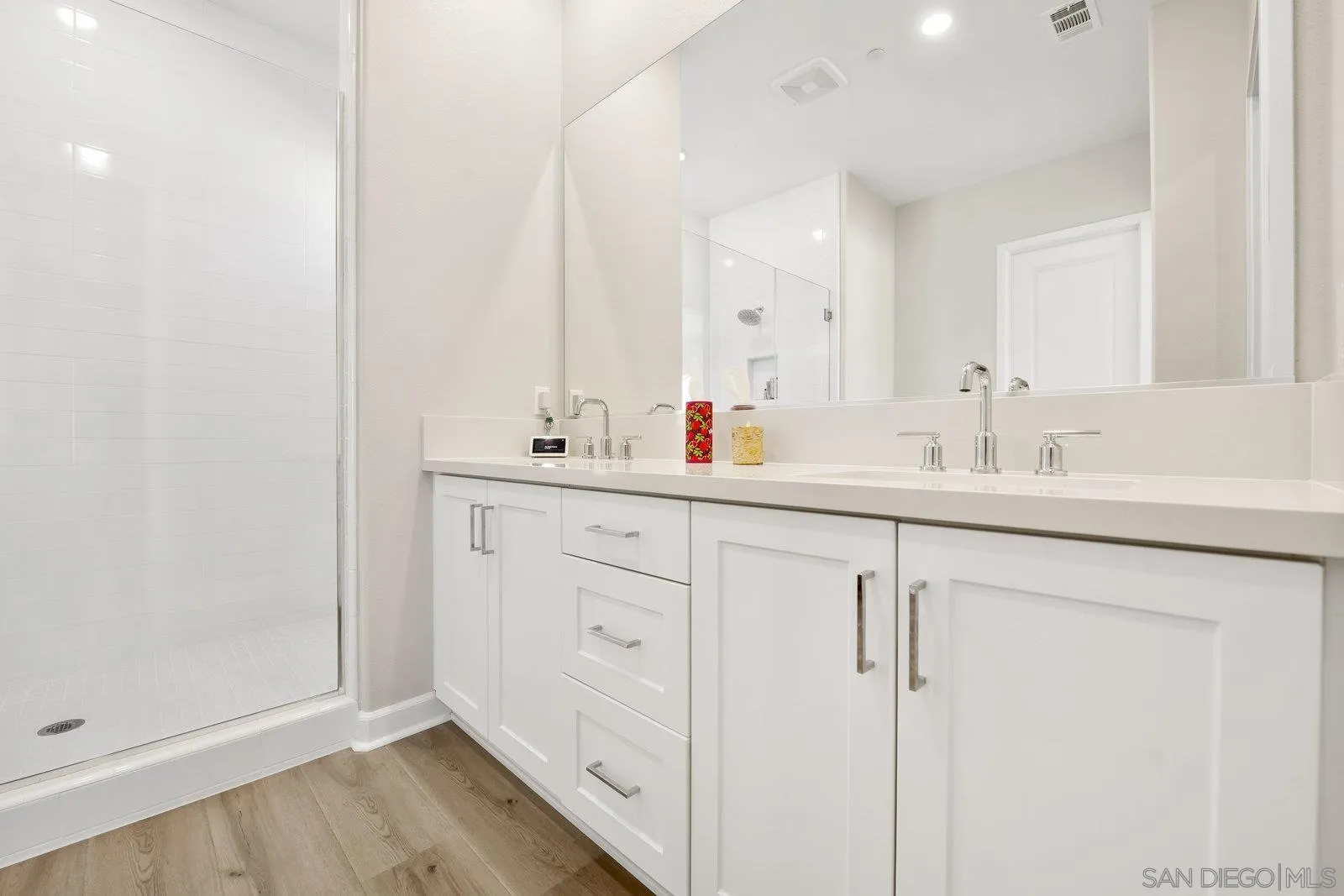 https://cdn.realtyfeed.com/cdn/127/250041036/c932ff521f4dd50dd89f1c9cc908c17a.webp