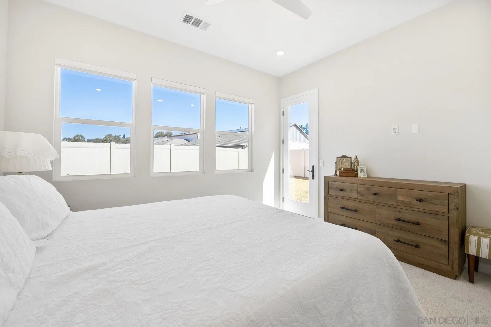 https://cdn.realtyfeed.com/cdn/127/250041036/d134e0c372fb78e7007b9ccf3f73de80.webp