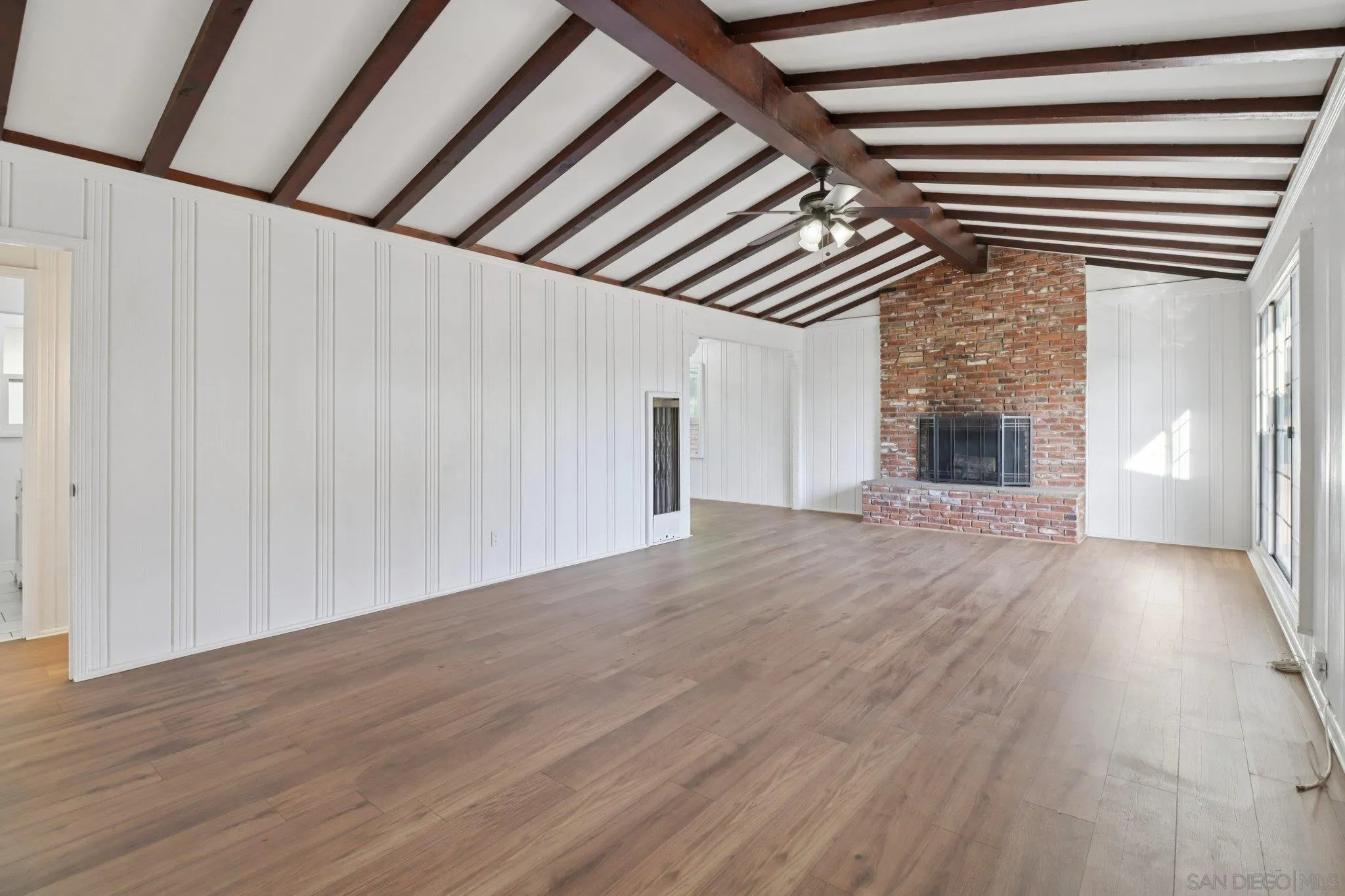 https://cdn.realtyfeed.com/cdn/127/250041040/2468ab3e1ca2c78acc8db193242c8d2b.webp