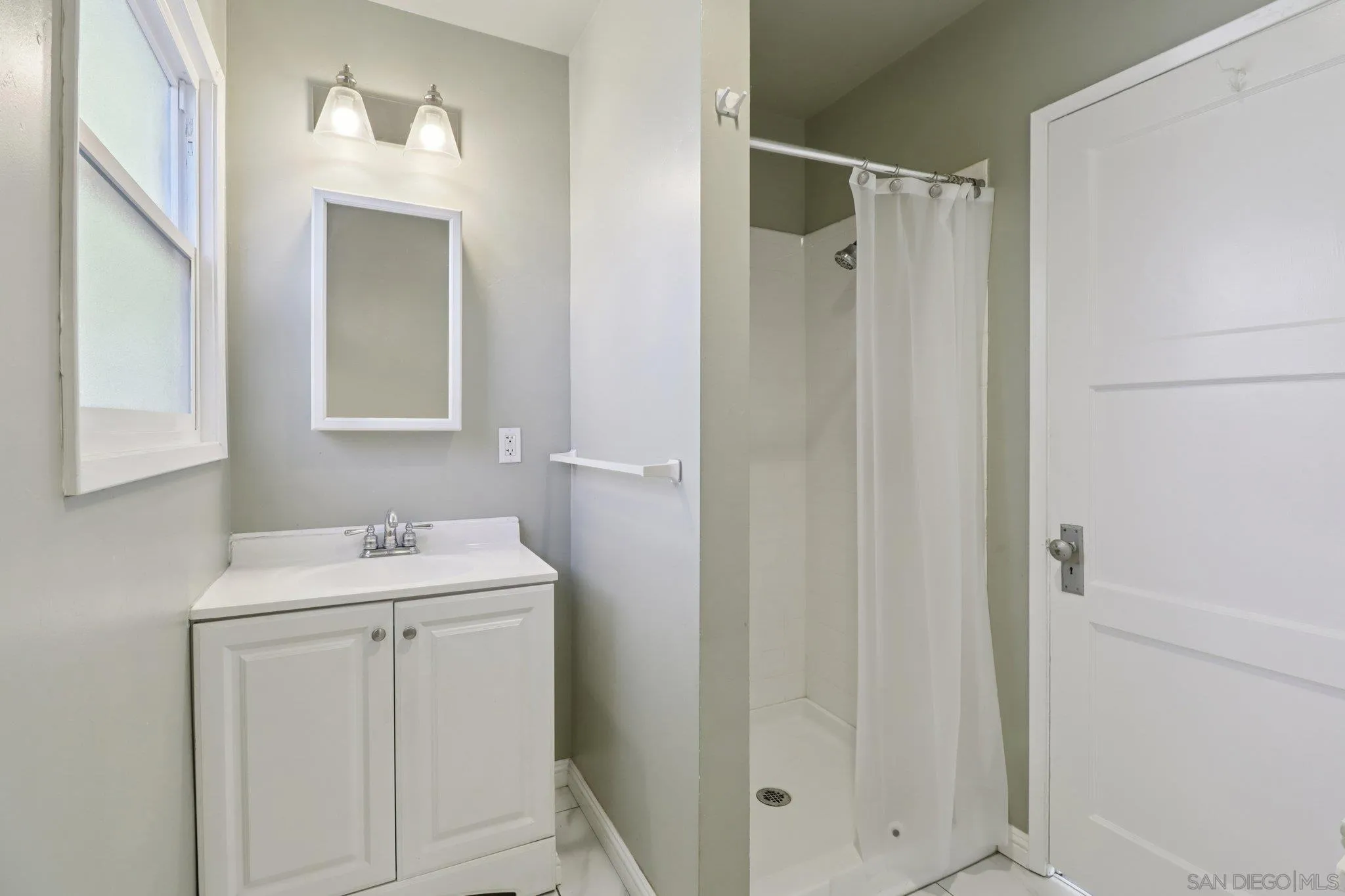 https://cdn.realtyfeed.com/cdn/127/250041040/3f7941b05c06cb60702f9ad21e07637c.webp