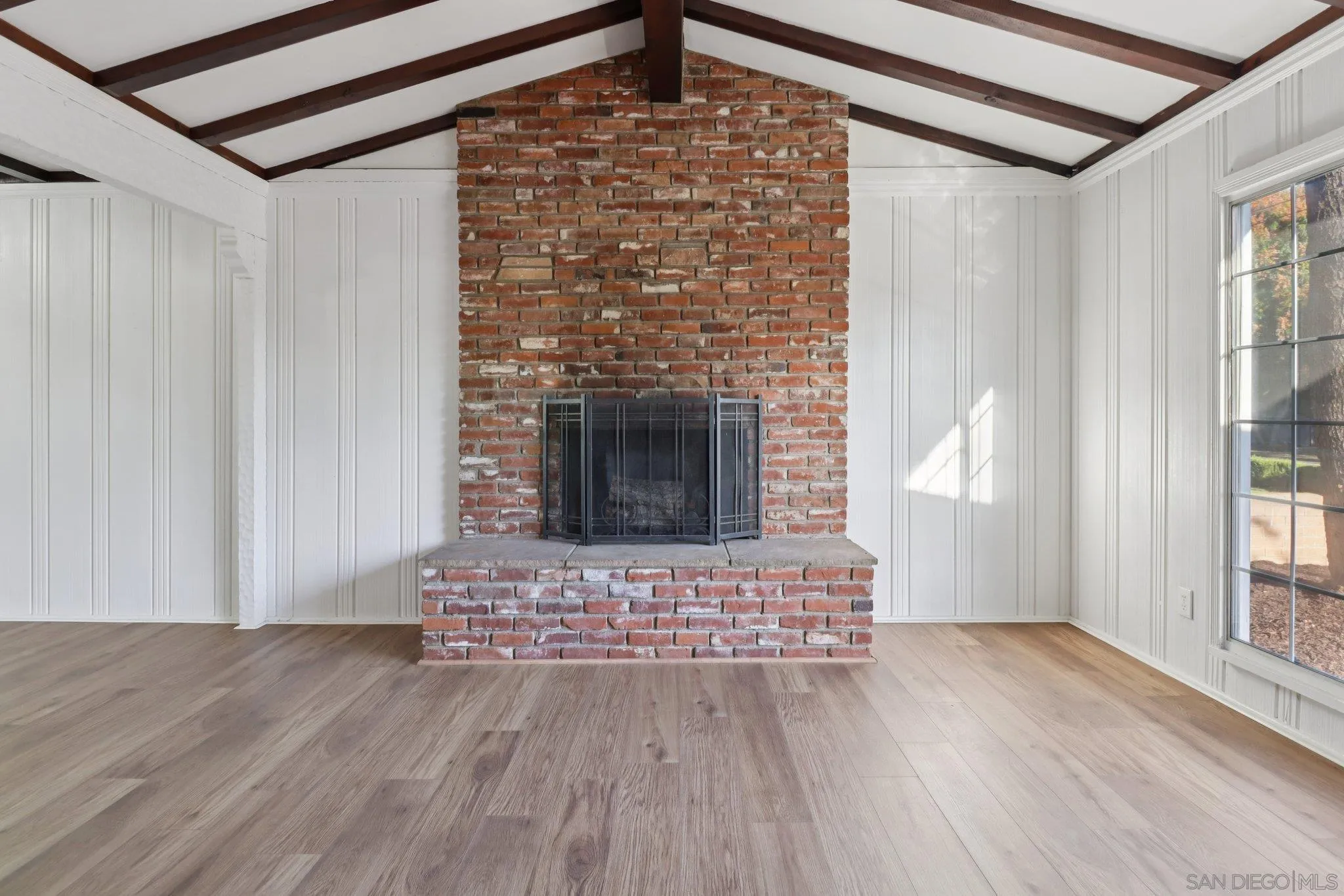 https://cdn.realtyfeed.com/cdn/127/250041040/5b349e6f304e09054c11c5d85d534b70.webp