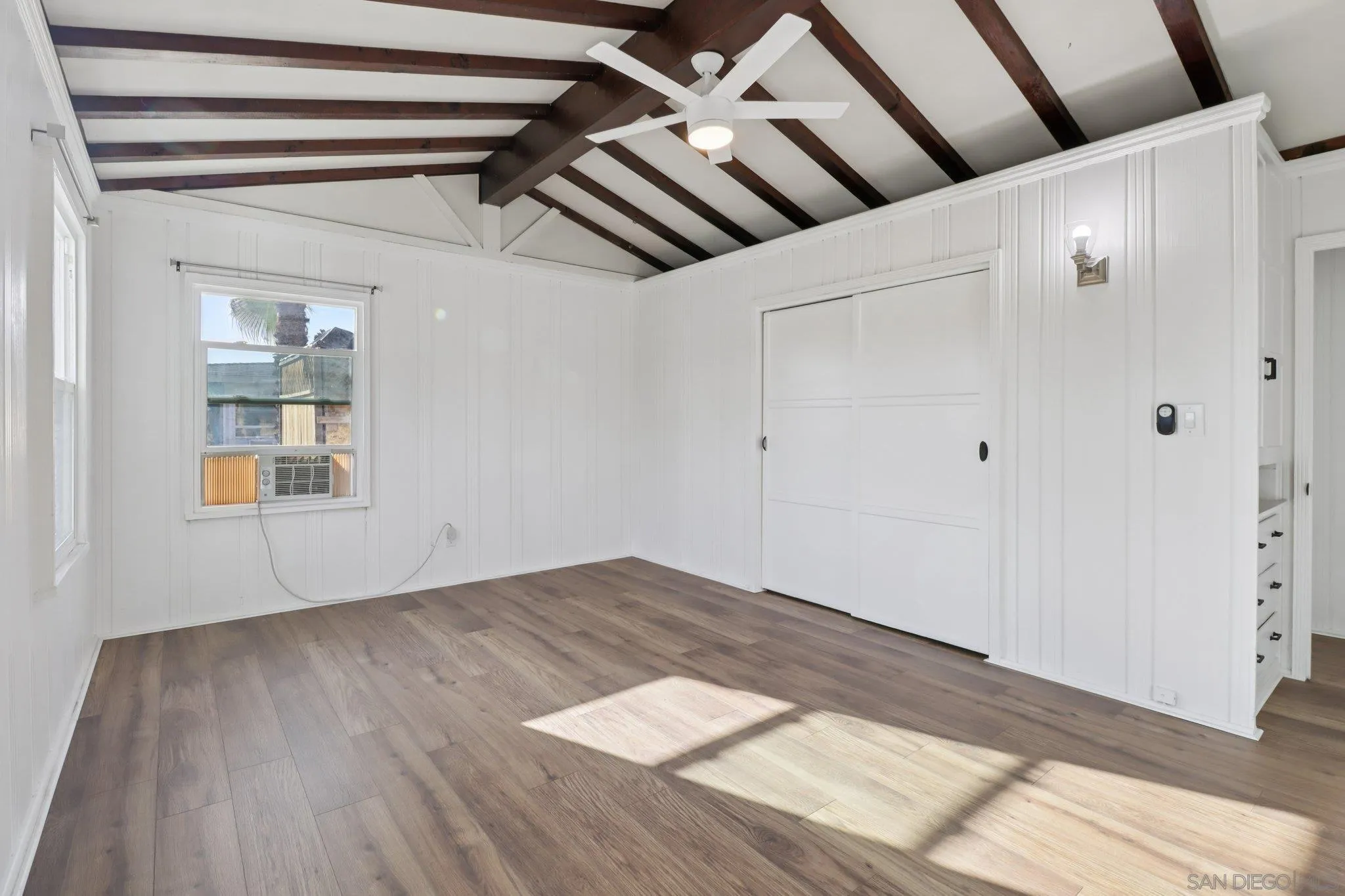 https://cdn.realtyfeed.com/cdn/127/250041040/a1d9128772174cb080b371c2a7f5be4a.webp
