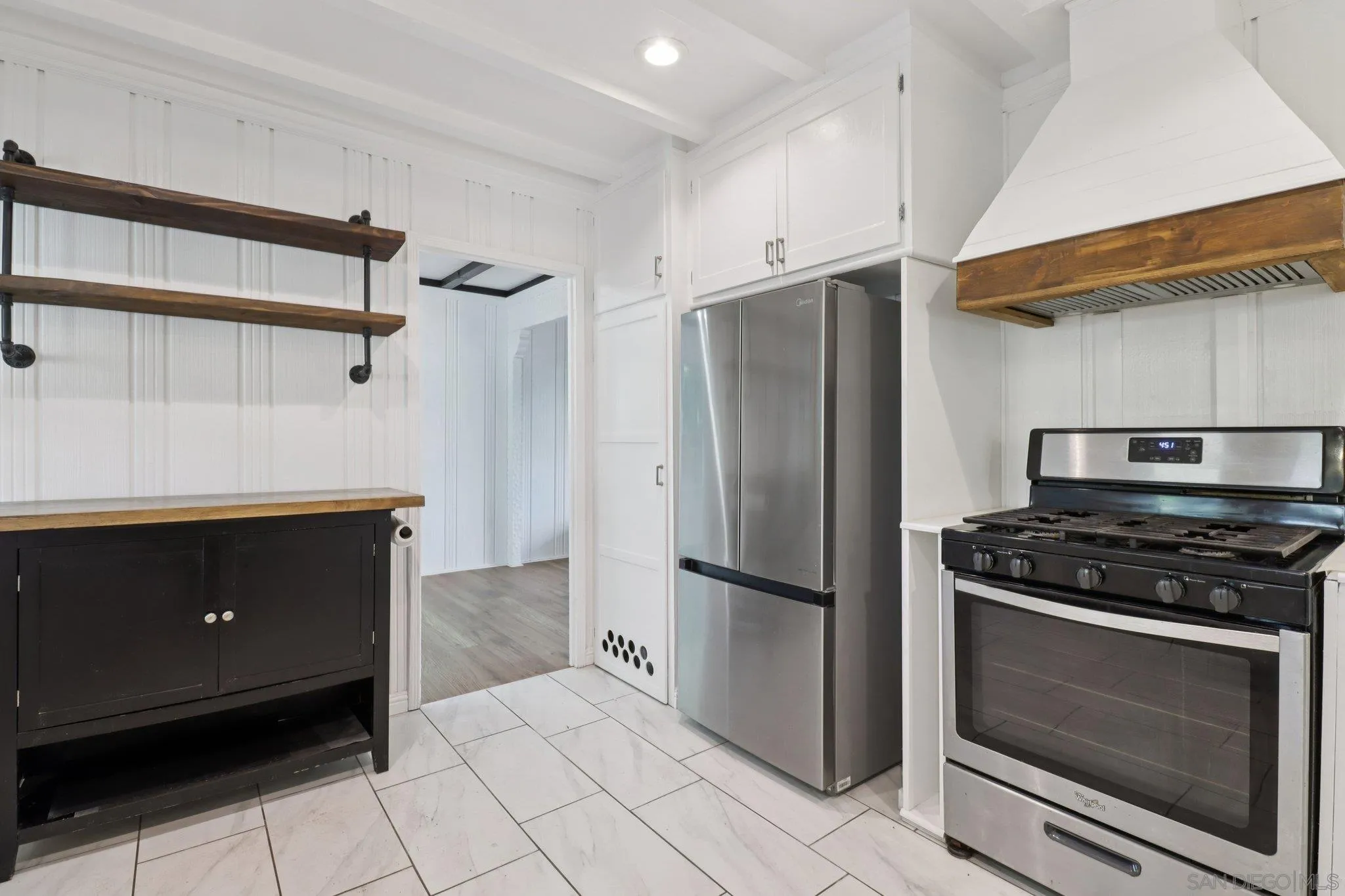 https://cdn.realtyfeed.com/cdn/127/250041040/c55eb28febff7379a26e48ba805a44d2.webp