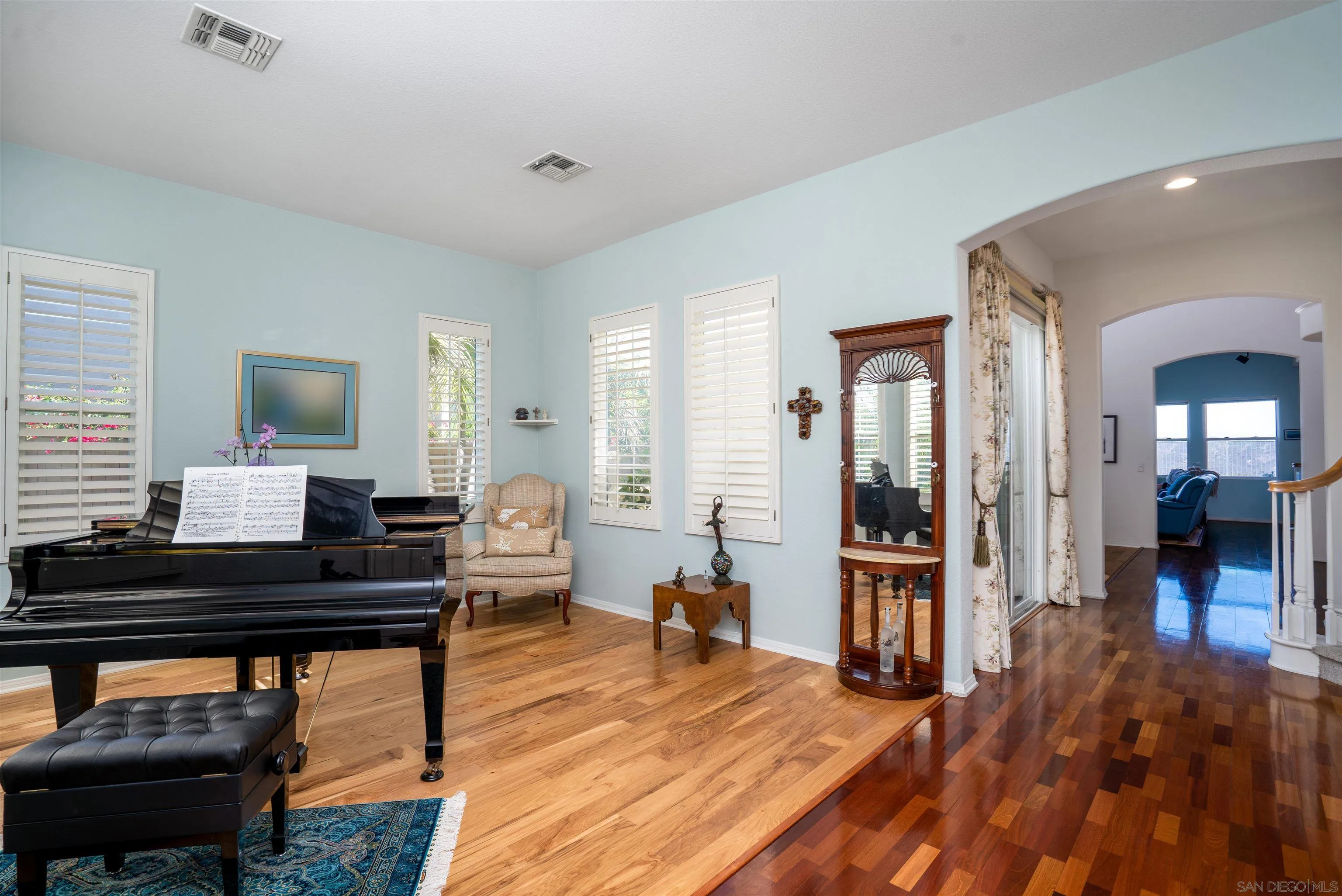 https://cdn.realtyfeed.com/cdn/127/250041042/1322ac67ddf2a7b8873e5da5ccd7f086.webp