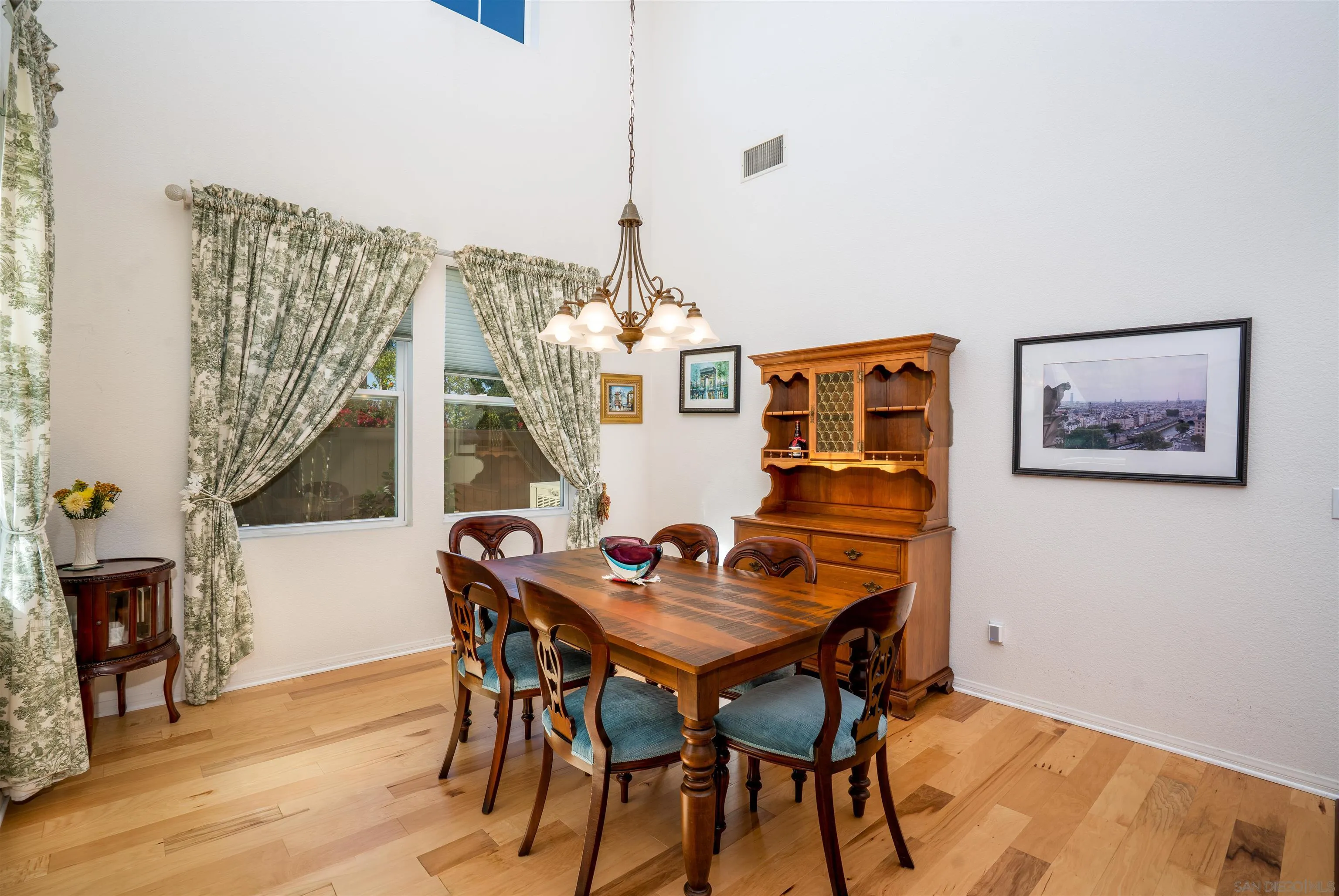 https://cdn.realtyfeed.com/cdn/127/250041042/8a4d30a49c6c0f5ae3eb59ee5177b05a.webp