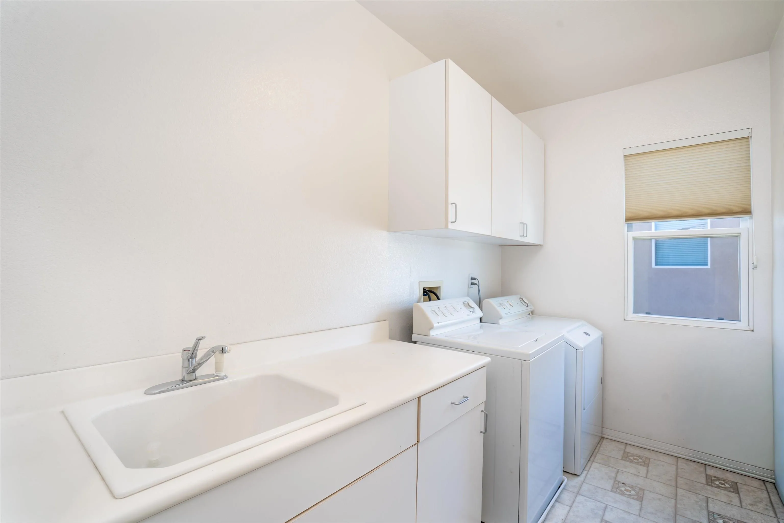 https://cdn.realtyfeed.com/cdn/127/250041042/a61b06ec923b86fd5b7bbd6d810e71a0.webp