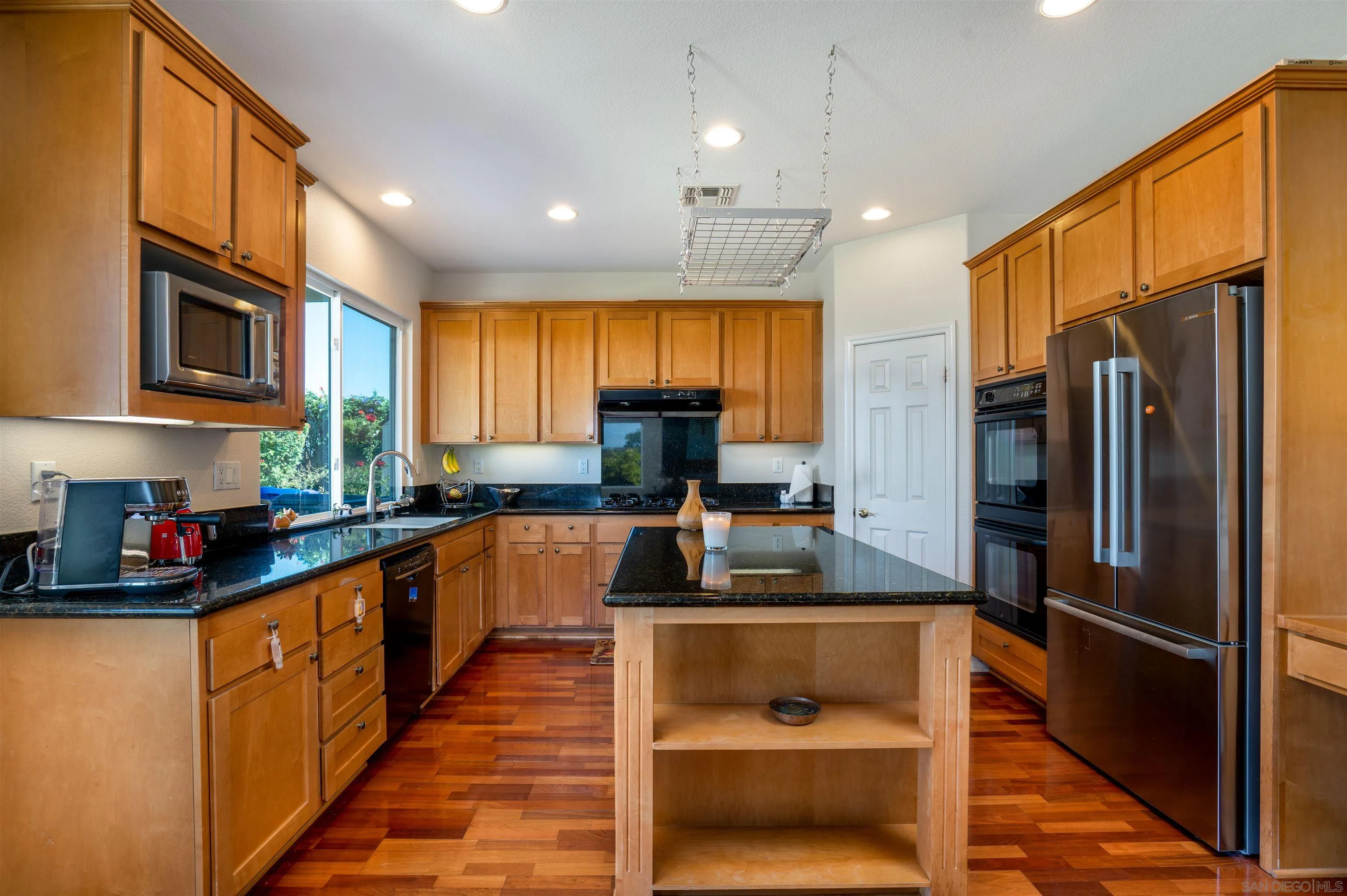 https://cdn.realtyfeed.com/cdn/127/250041042/a78d291c48e109ebf0a8a068e6e88022.webp