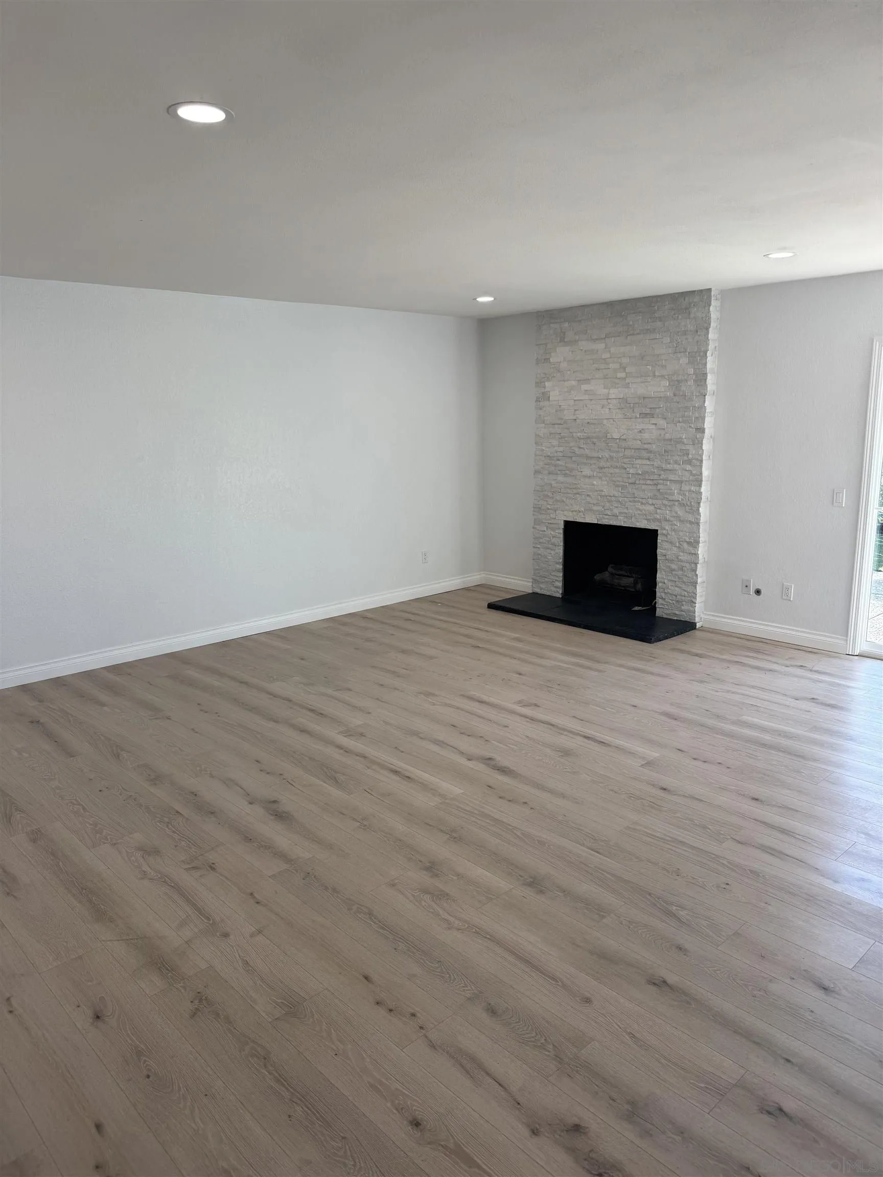https://cdn.realtyfeed.com/cdn/127/250041046/15e984634a835a6954298b94f028a66c.webp