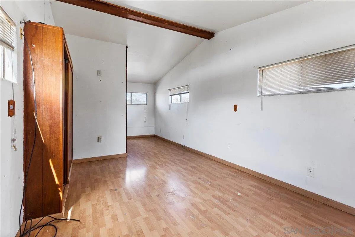 https://cdn.realtyfeed.com/cdn/127/250041052/0044fde8d72b6e660821e752a640c091.webp