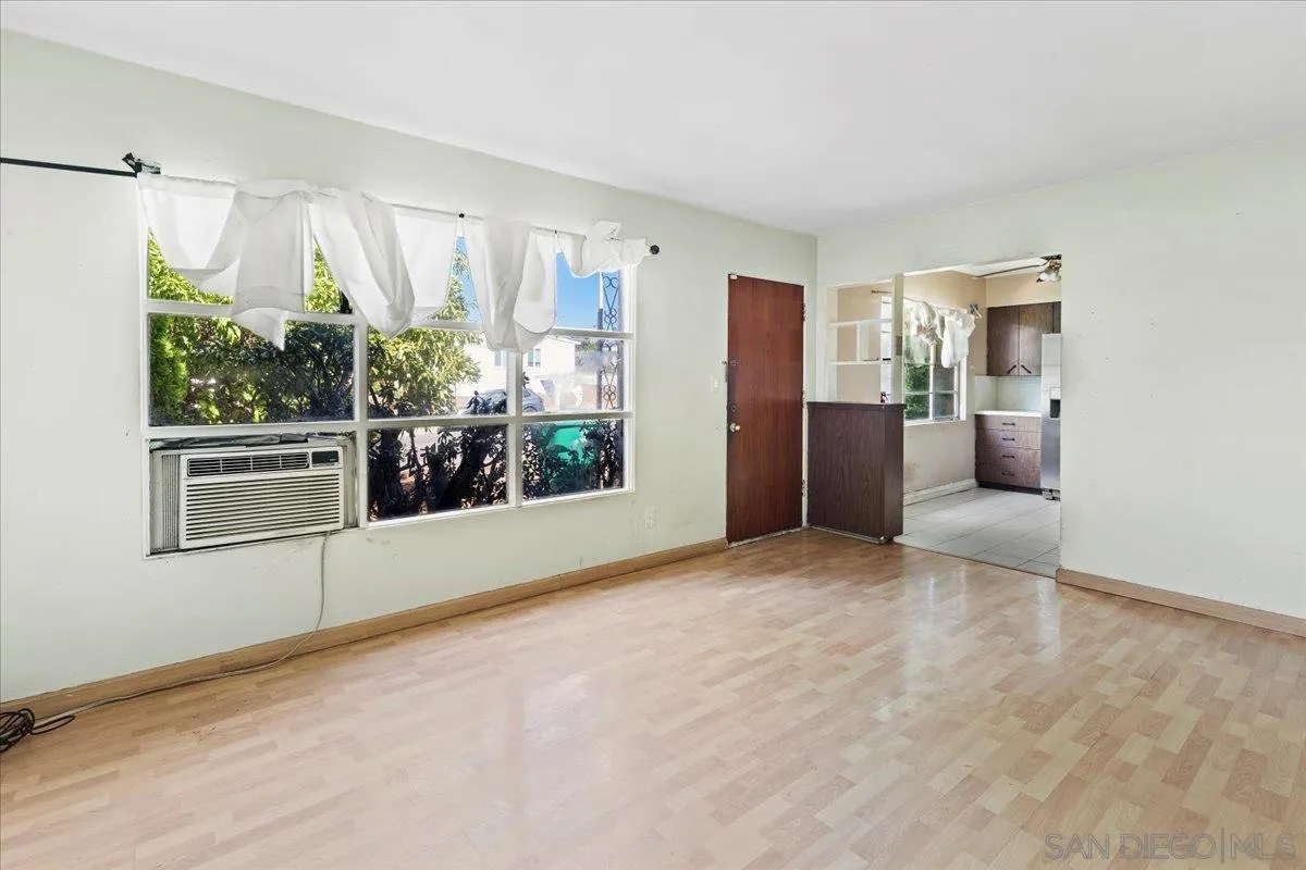 https://cdn.realtyfeed.com/cdn/127/250041052/5cd5f1bd87b1898642dff77d5e7f2cb7.webp