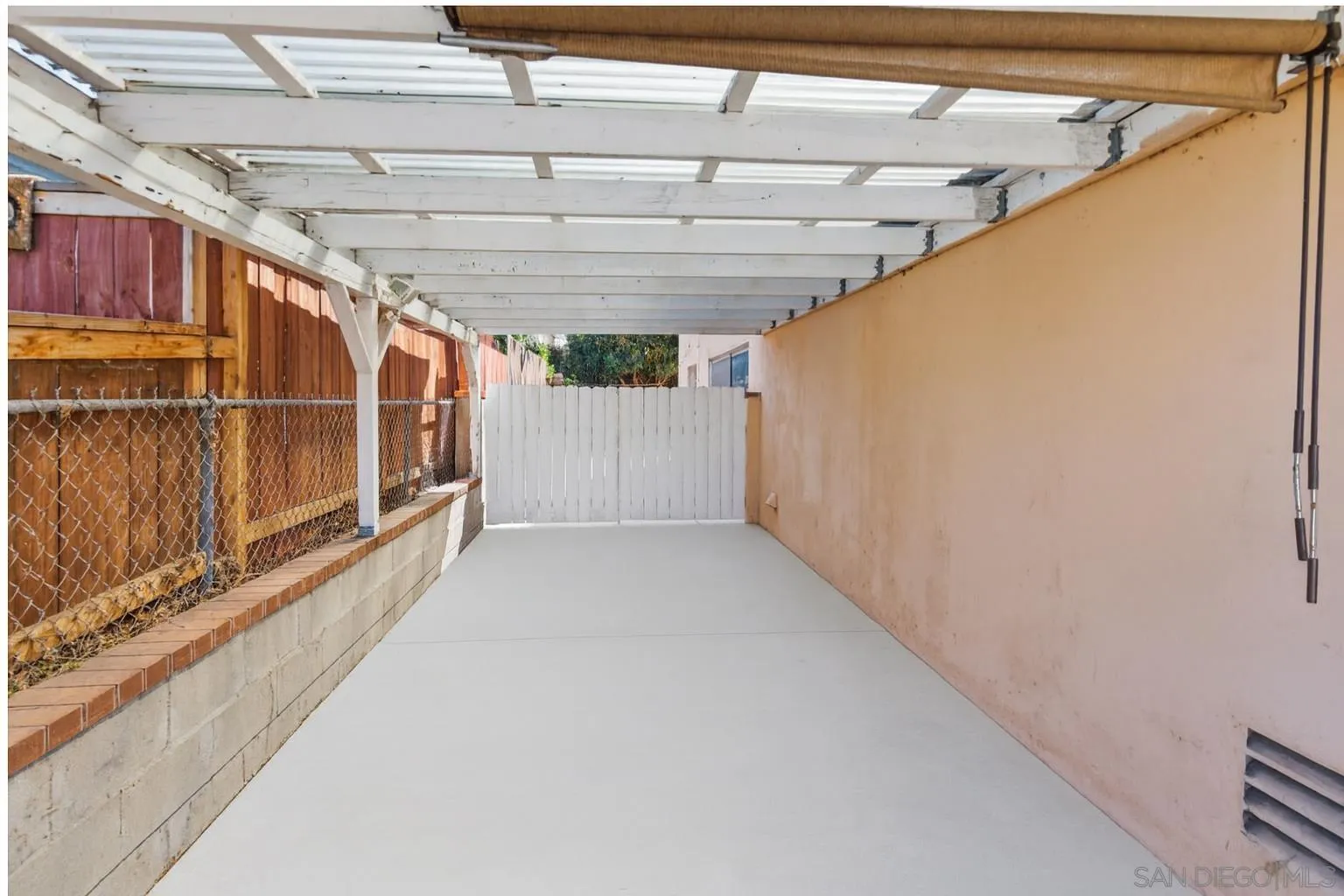 https://cdn.realtyfeed.com/cdn/127/250041052/97b8c9d6e16b58f0c38724eb3abc8049.webp