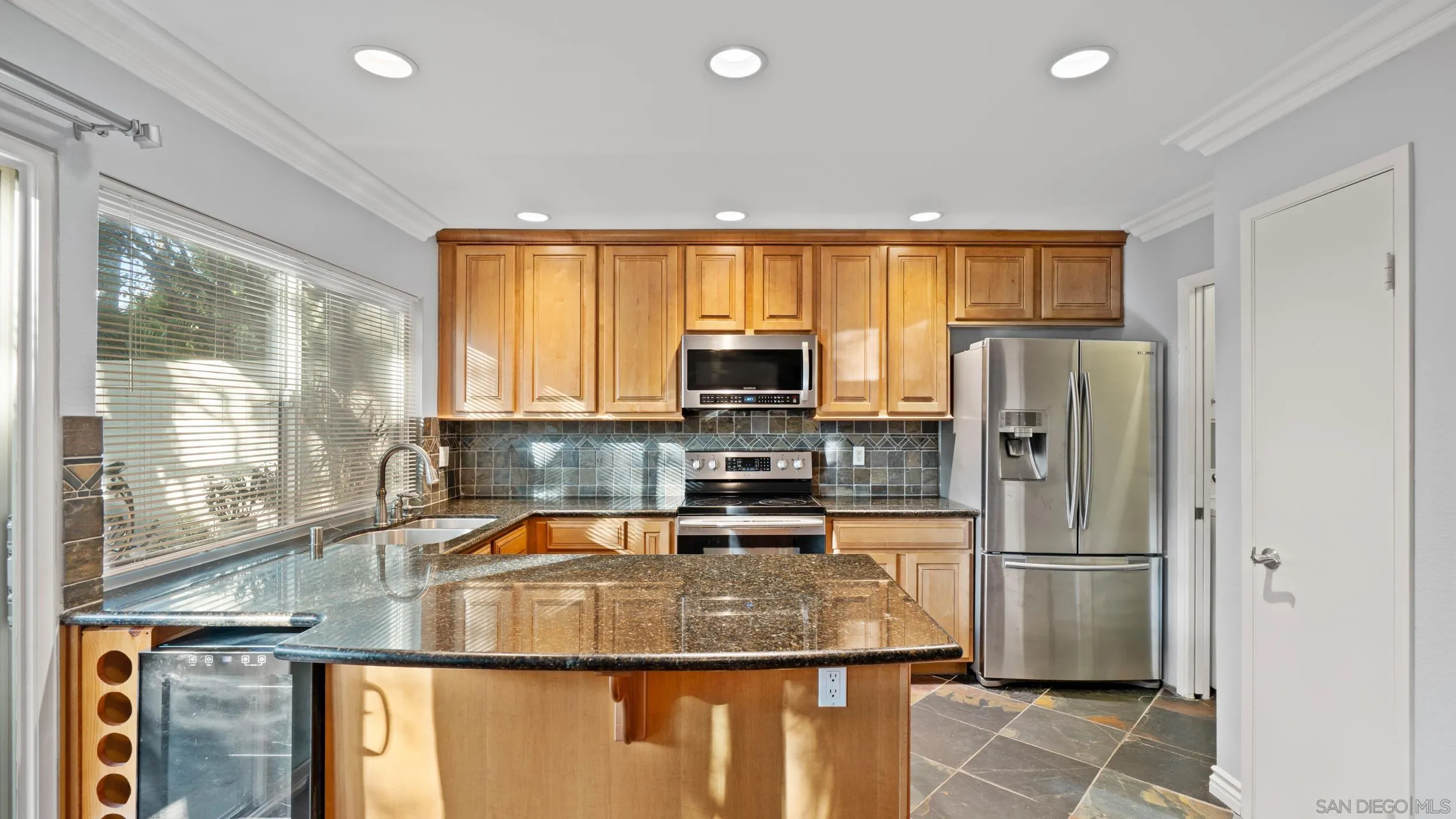 Photo #5: 250041054 Listing 